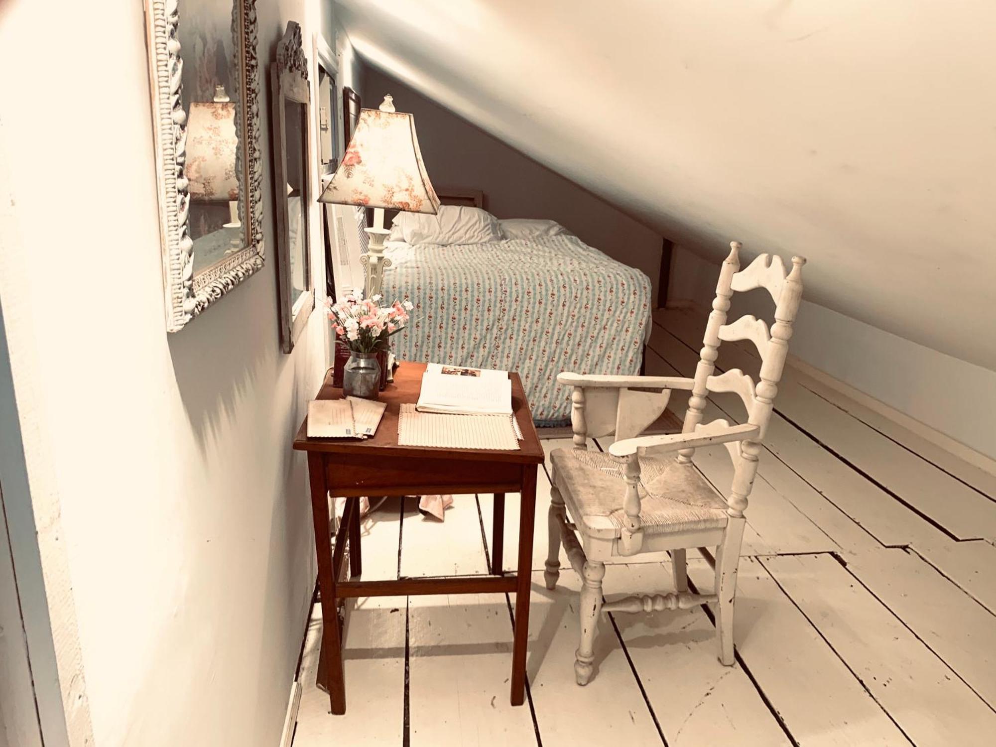 The Elisabeth House Canal St Dollhouse, 6 Bedroom Streetcar Sleeps 14! * New Orleans
