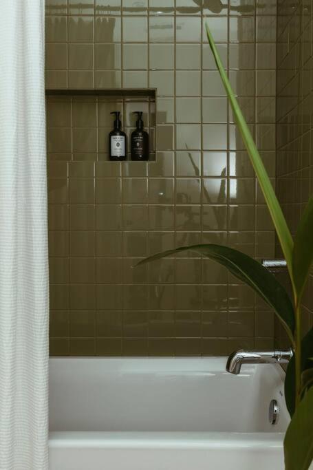 Thalia 5bd Townhome With Pool Walk To Superdome Holiday home *