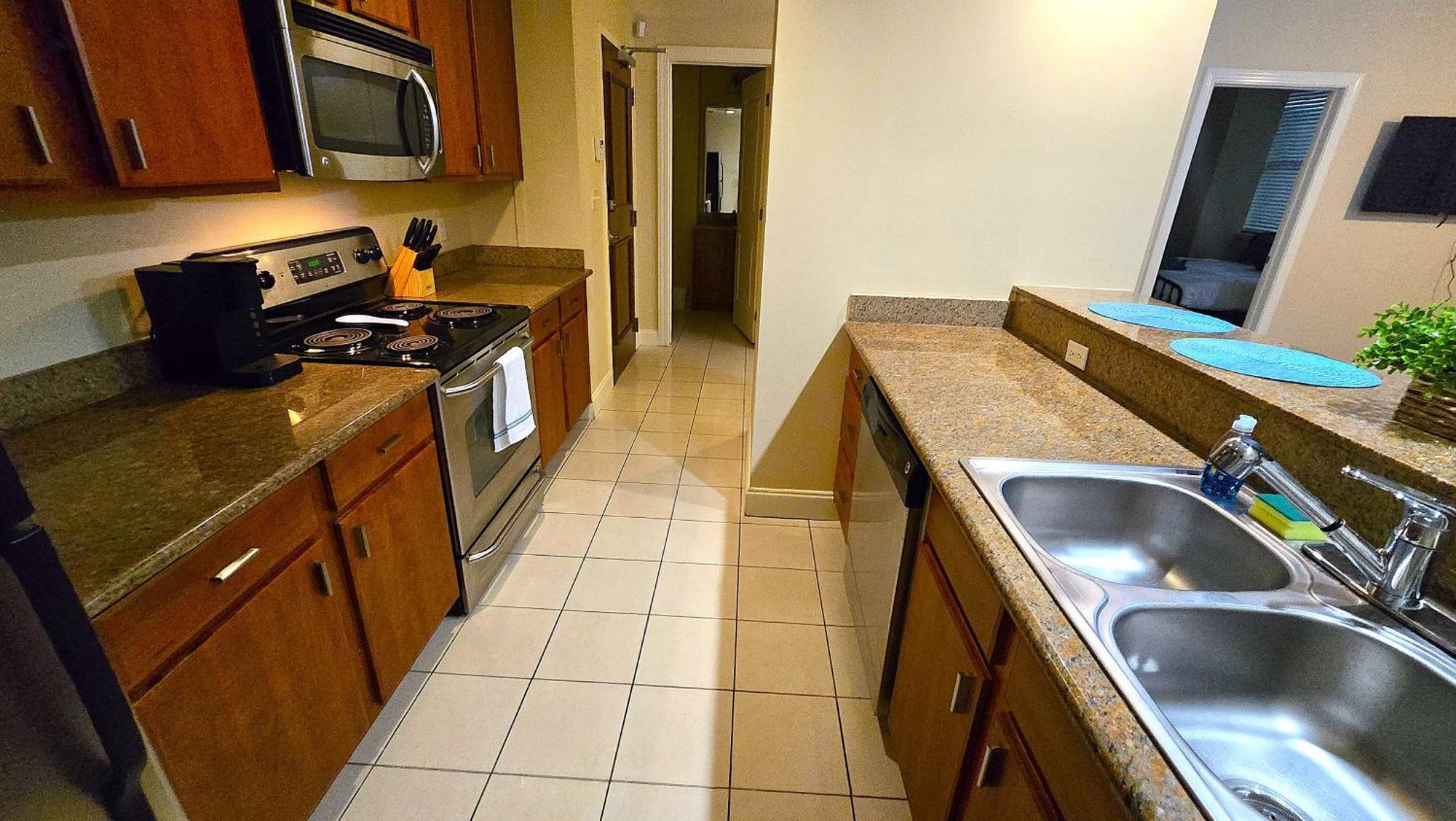 Legacy Steps From The French Quarter Superdome Casino Bourbon St With Gym & Pool Apartment *