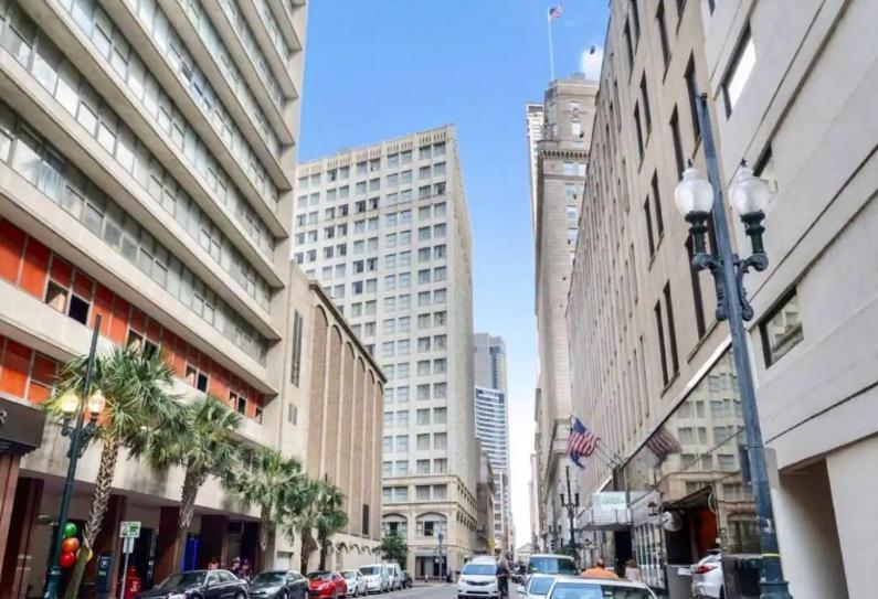 Legacy Steps From The French Quarter Superdome Casino Bourbon St With Gym & Pool Apartment