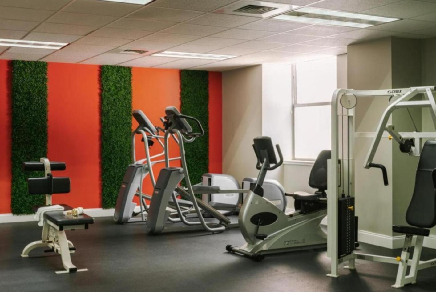 Legacy Steps From The French Quarter Superdome Casino Bourbon St With Gym & Pool Apartment *