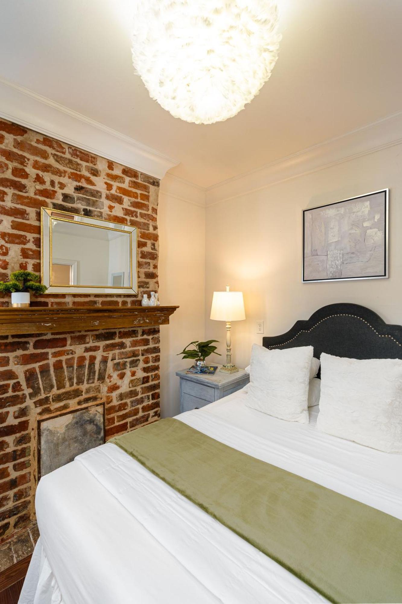 Hotel The Mansion On Royal 3*