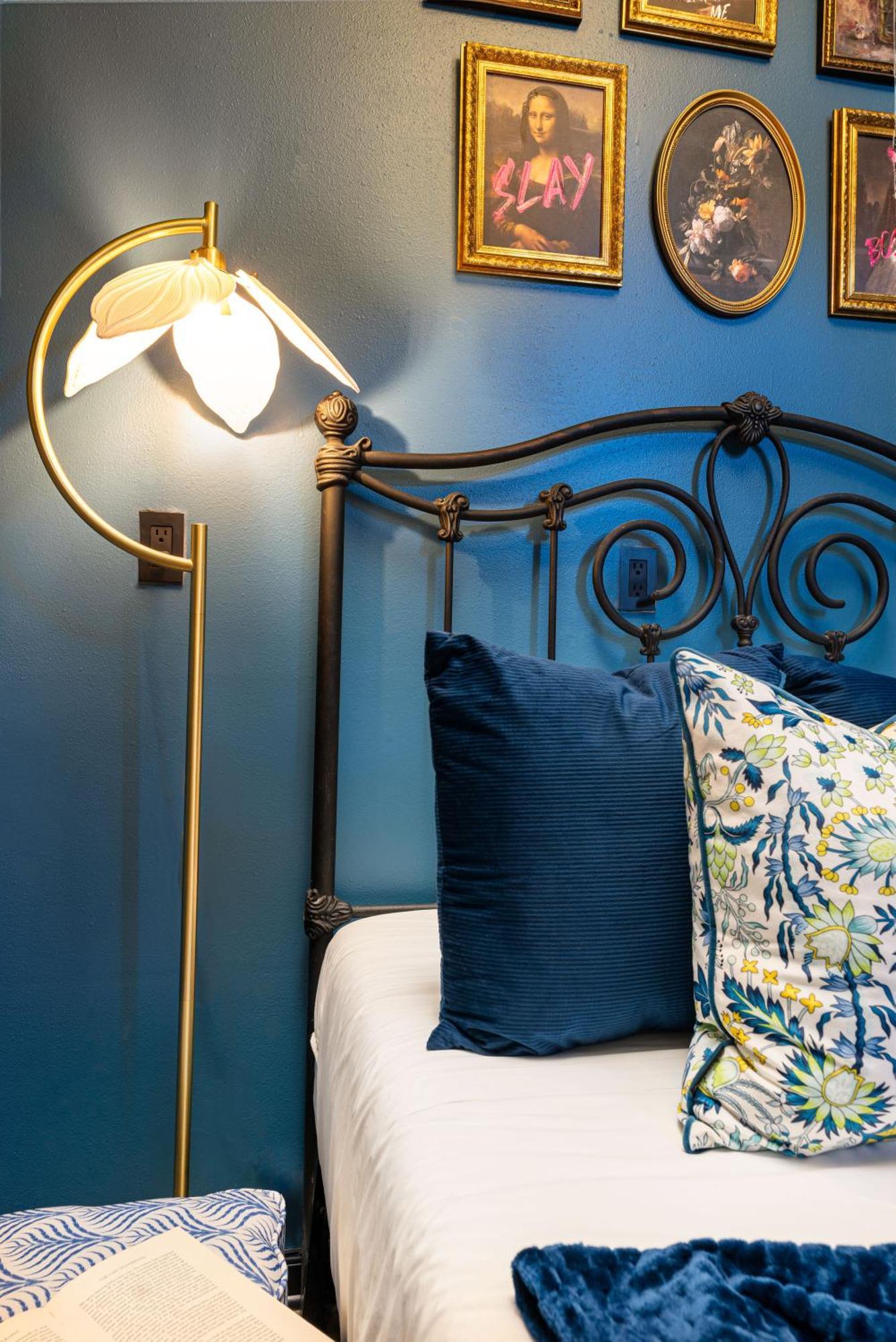 Hotel The Mansion On Royal 3*