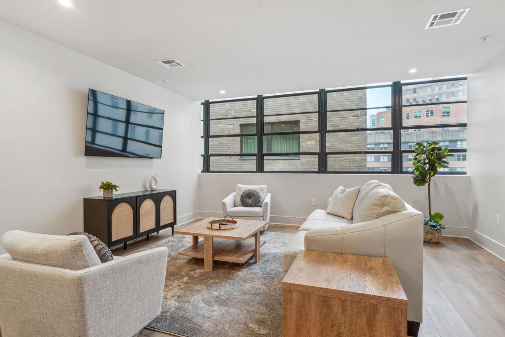 The Eleanor Hotel New Orleans