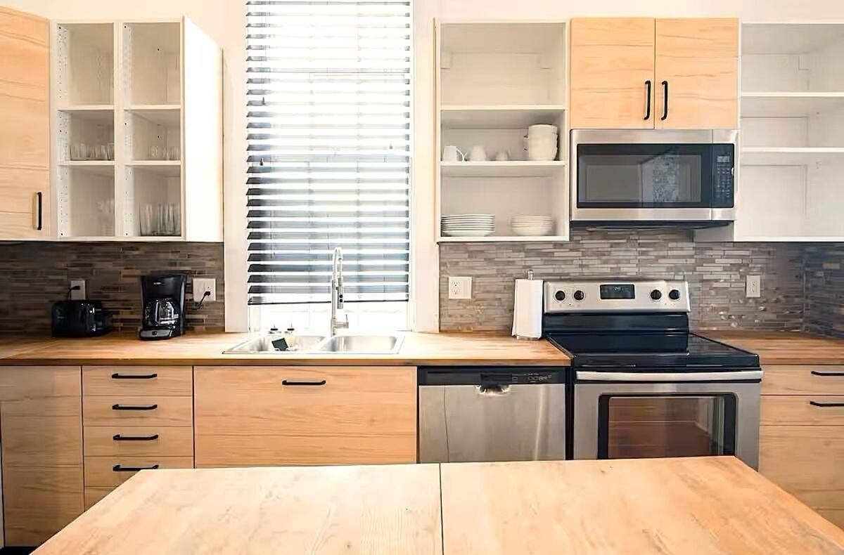 Renovated Cozy Shotgun - Near French Quarter * New Orleans