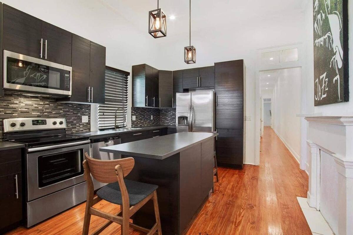 Stylish Renovated Shotgun Near French Quarter New Orleans