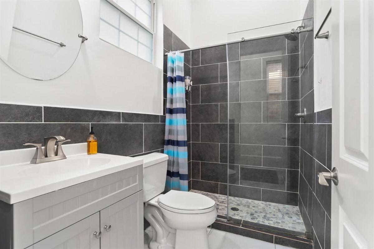 Cozy Fresh Lux House Near Downtown