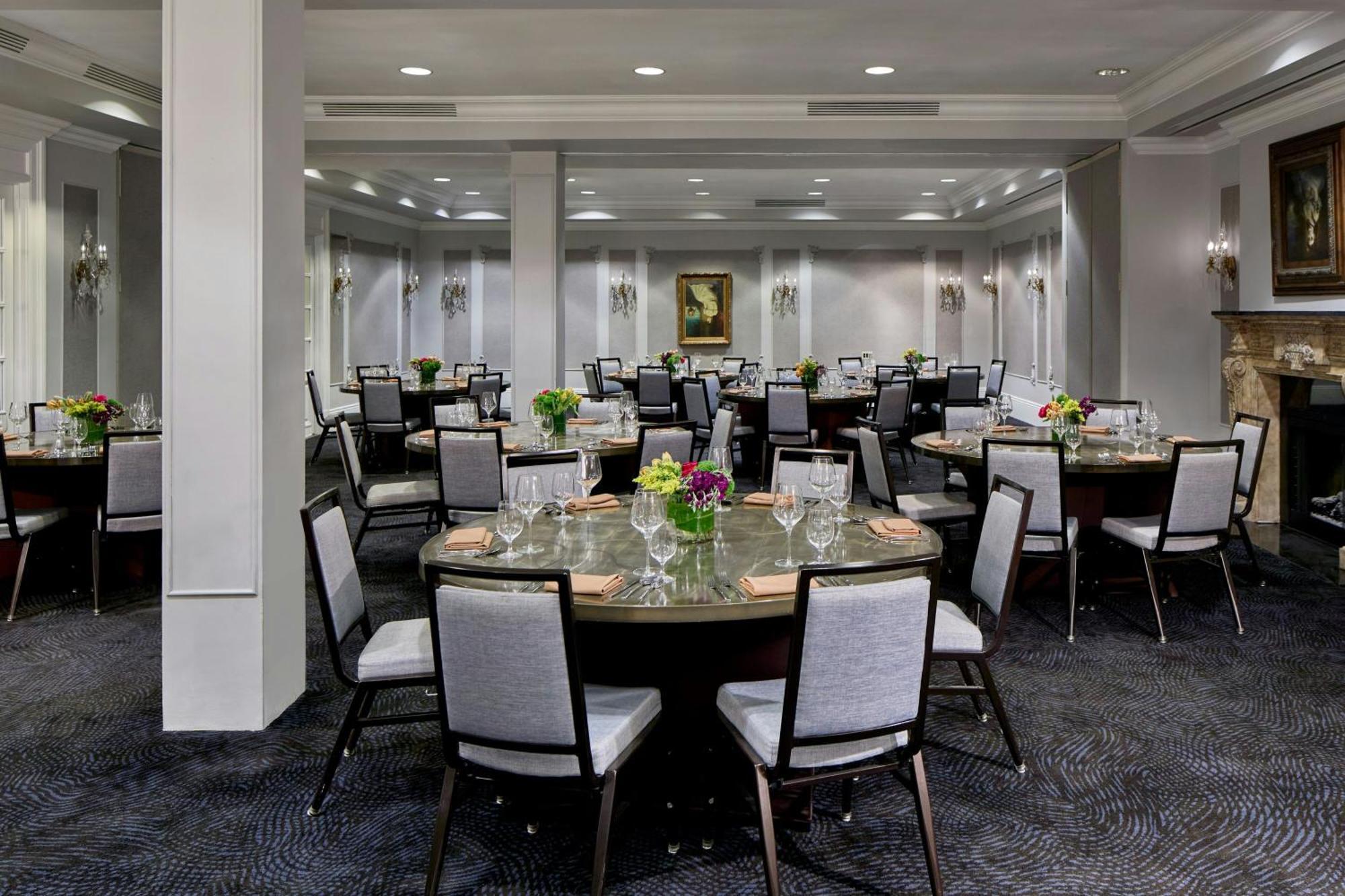 Le Pavillon, New Orleans, A Tribute Portfolio New Orleans