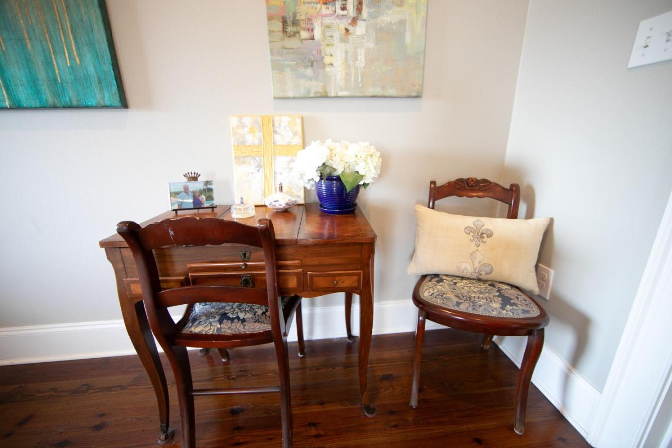The Frenchman 2bed - 2 Bath