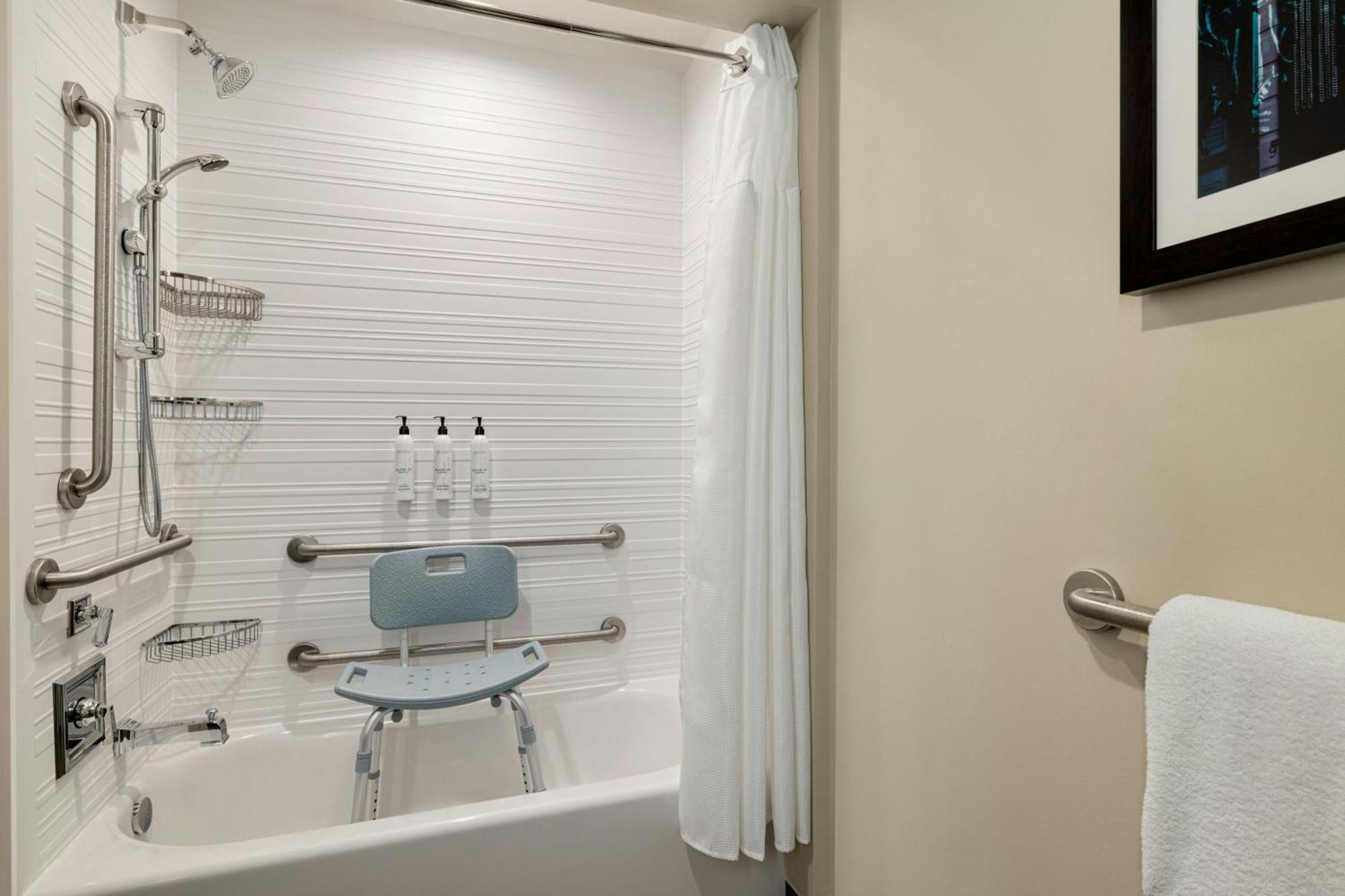 Fairfield By Marriott Inn & Suites New Orleans Downtown French Quarter Area 3*