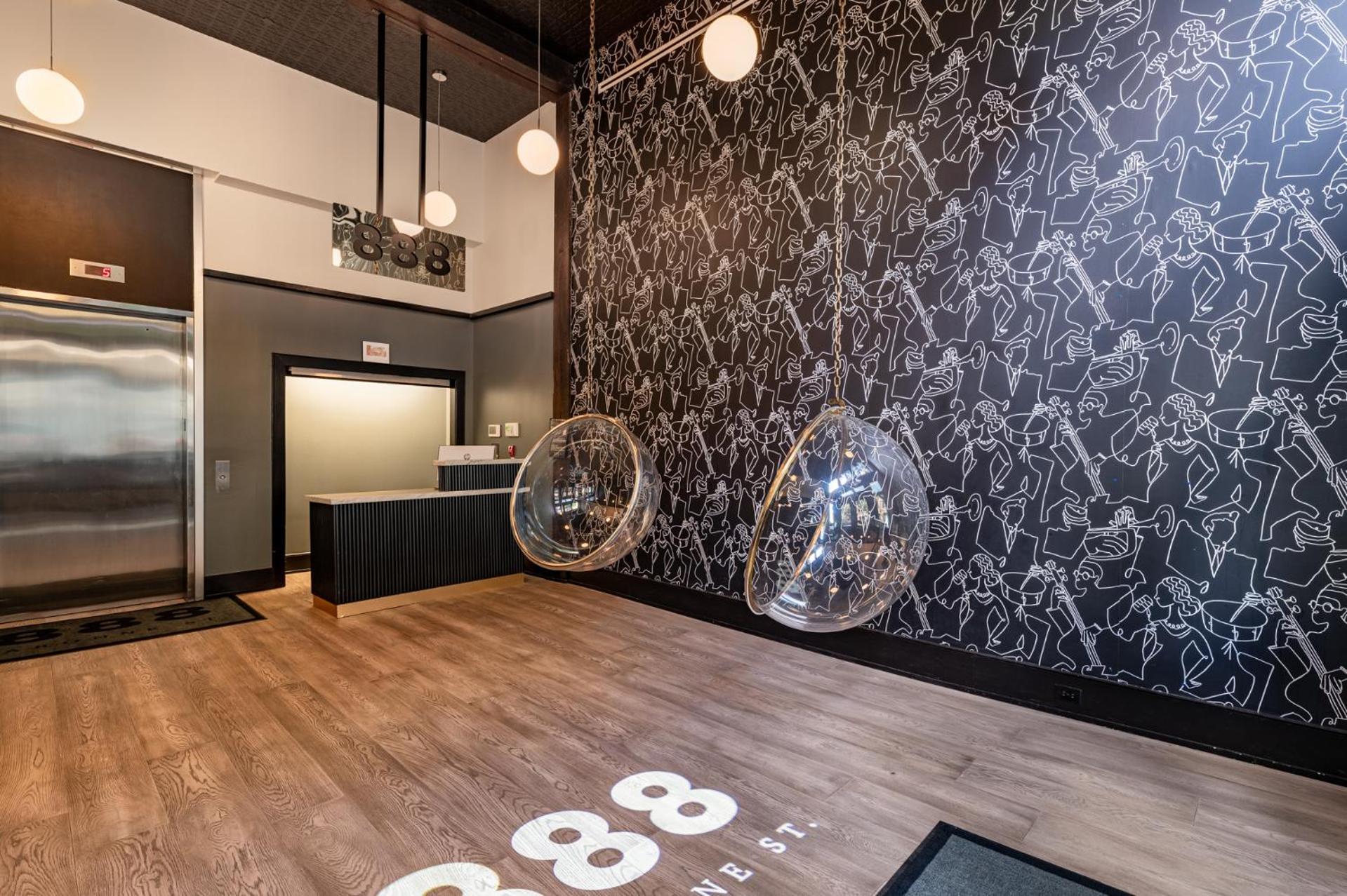 Near French Quarter - Stylish With Rooftop Amenities