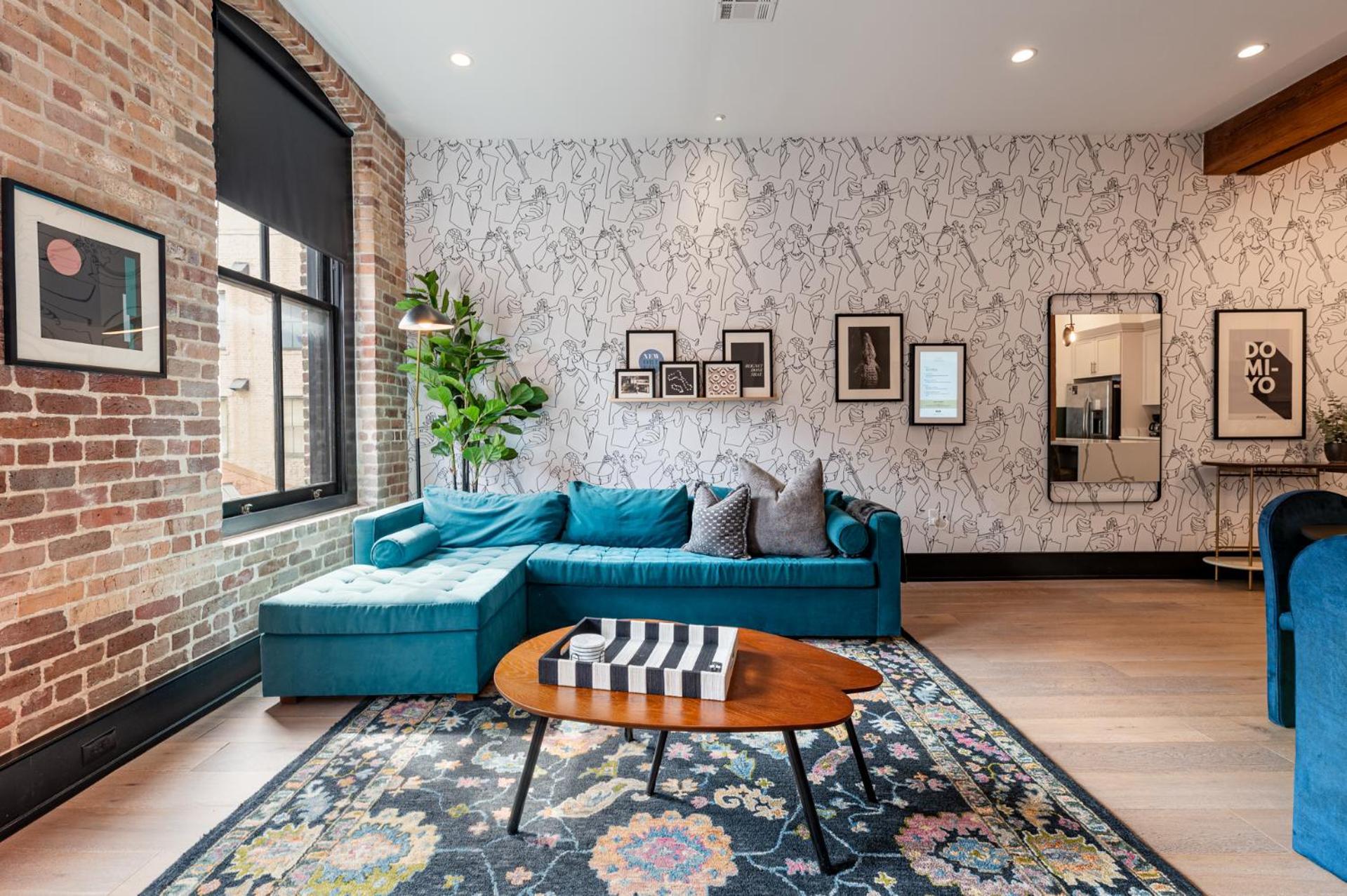 888 Baronne New Orleans