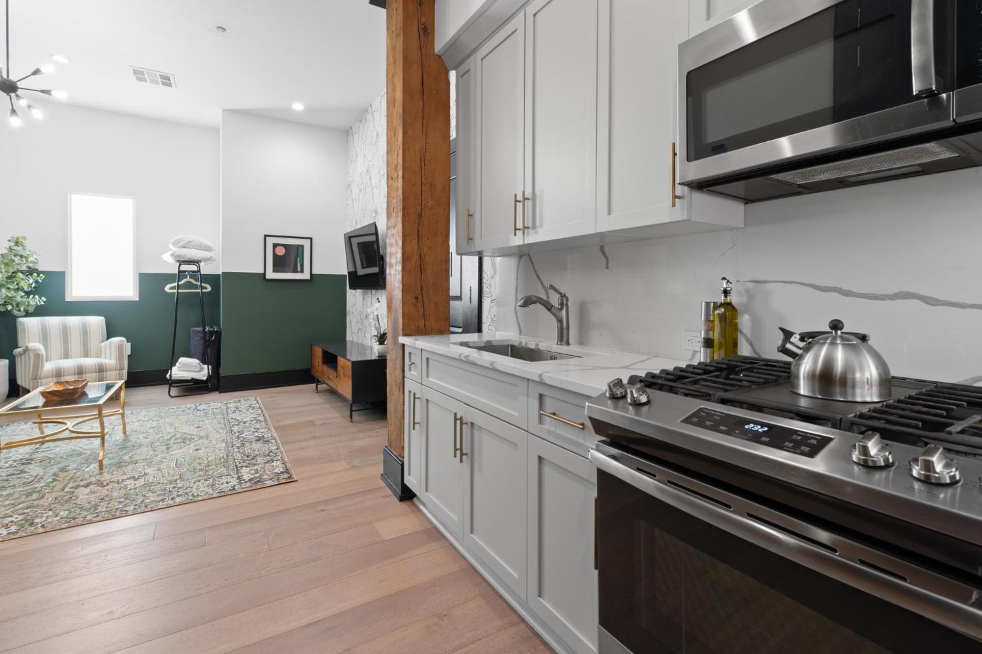 888 Baronne * New Orleans