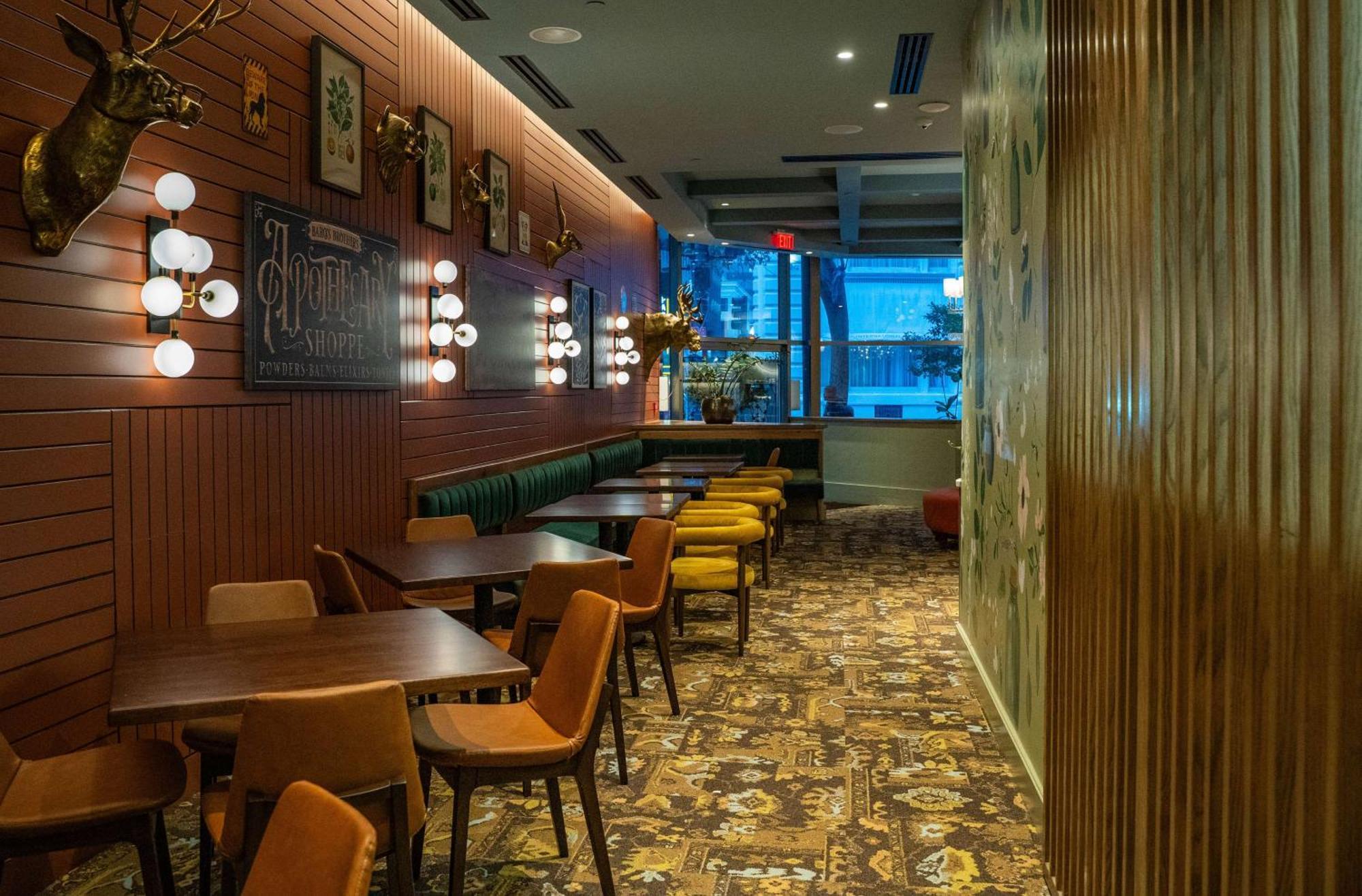 Theo New Orleans, Tapestry Collection By Hilton