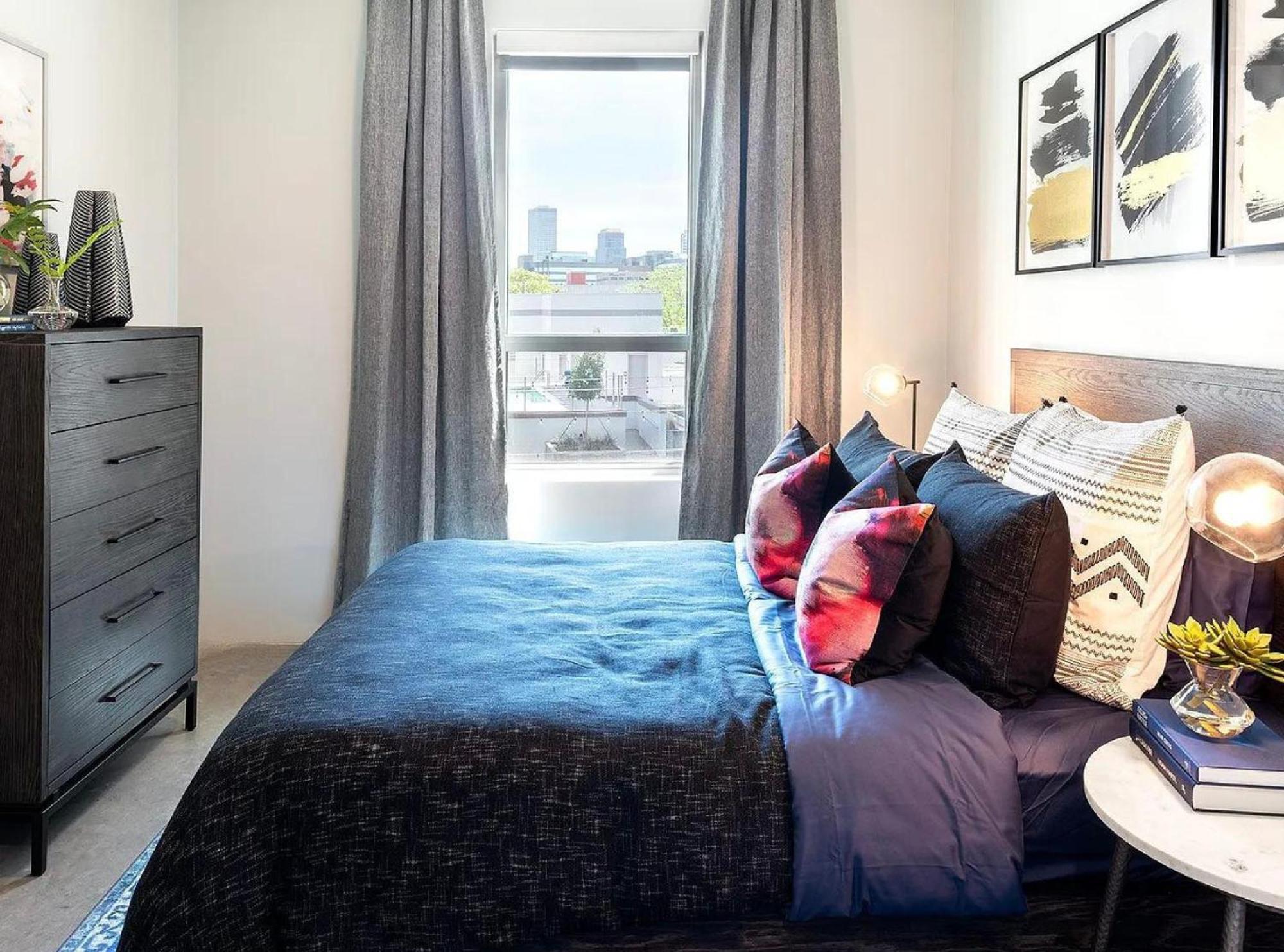 2424 Tulane Apartment