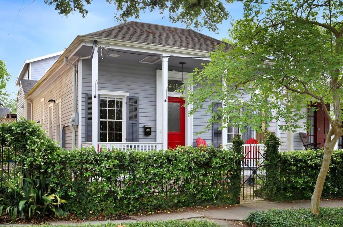 Eclectically Furnished In The Heart Of Nola