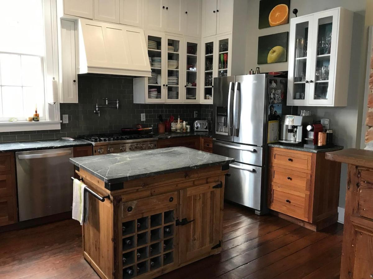 Eclectically Furnished In The Heart Of Nola Holiday home