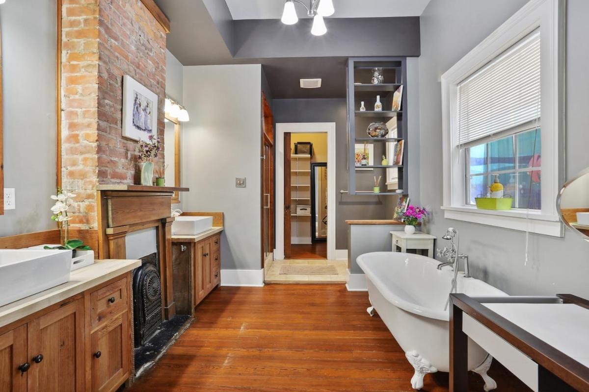 Eclectically Furnished In The Heart Of Nola New Orleans