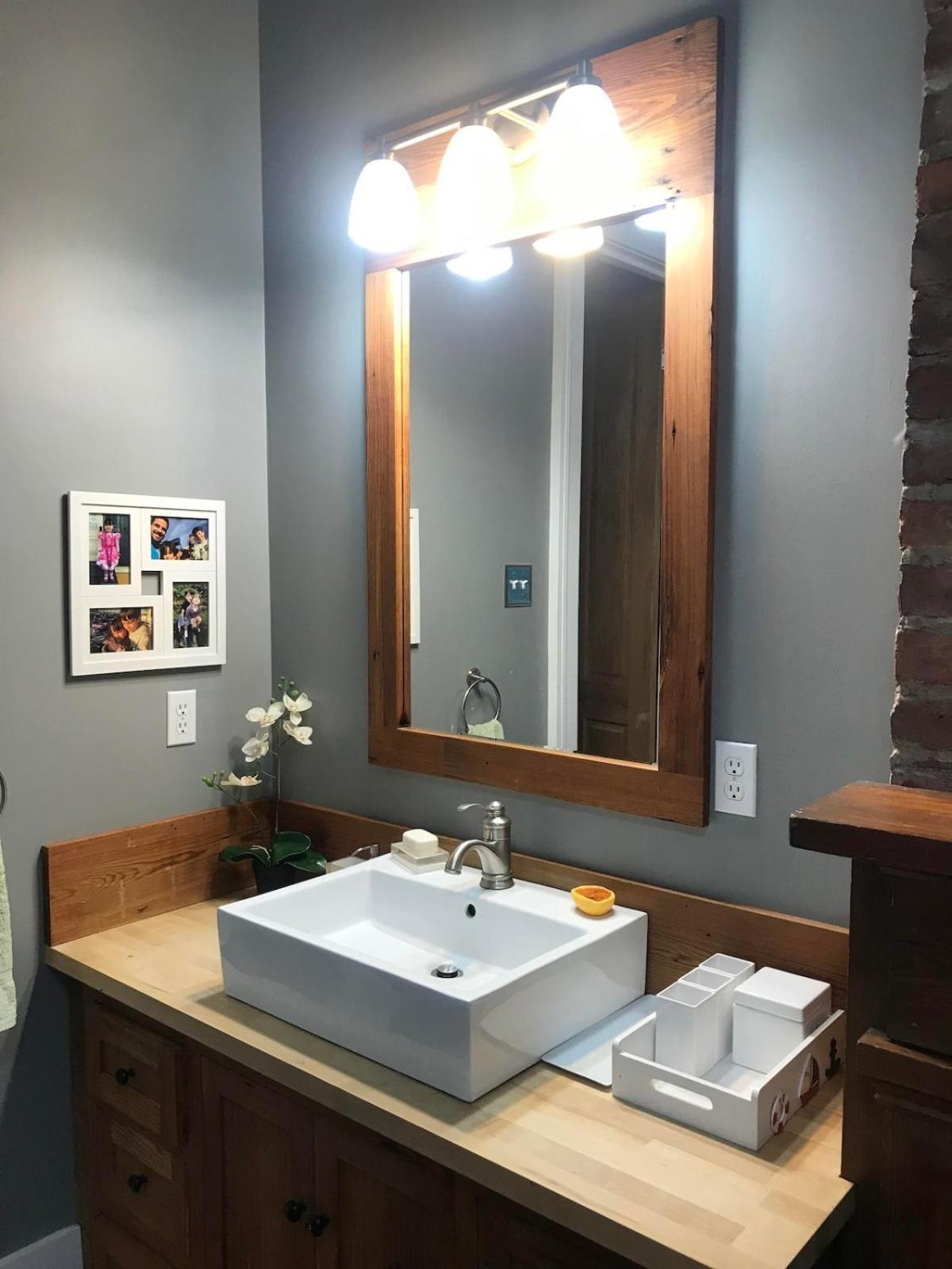 Eclectically Furnished In The Heart Of Nola