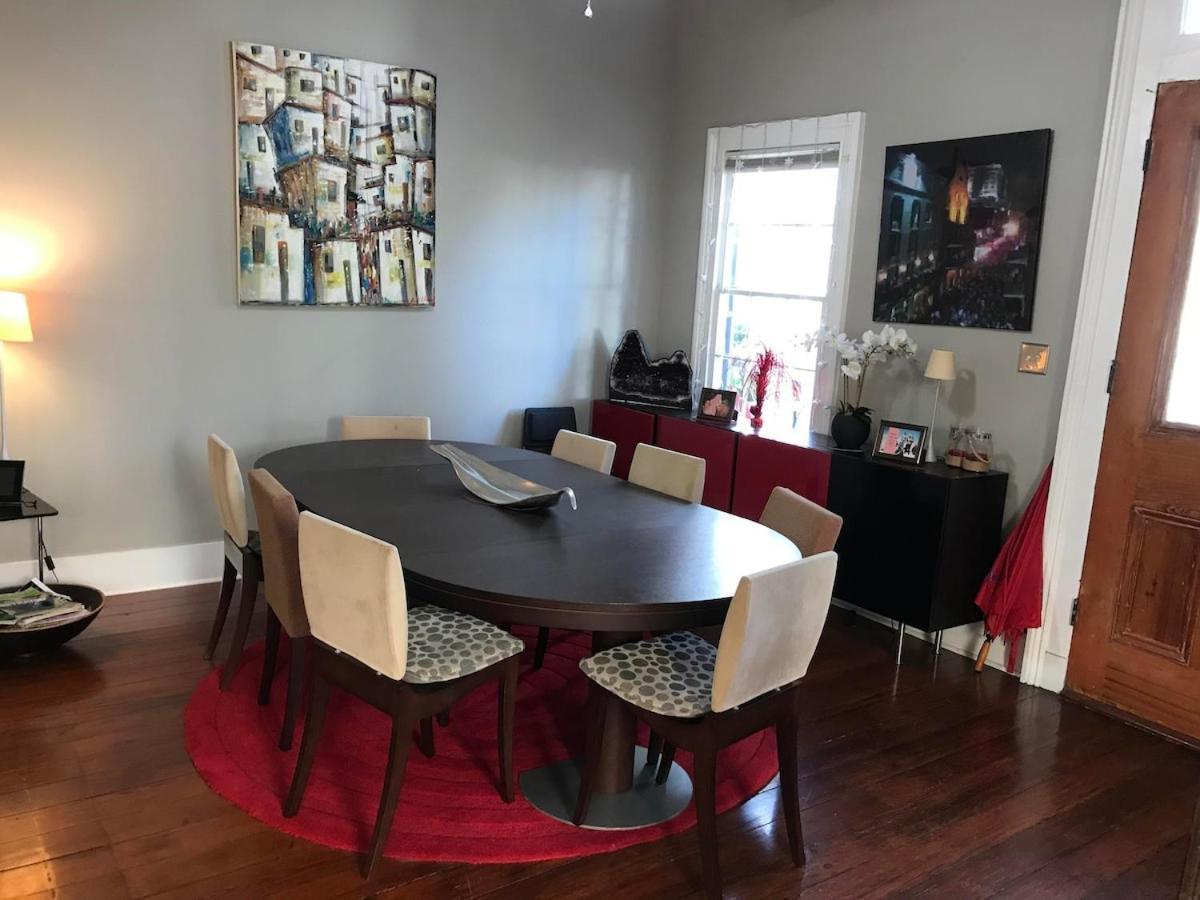 Eclectically Furnished In The Heart Of Nola