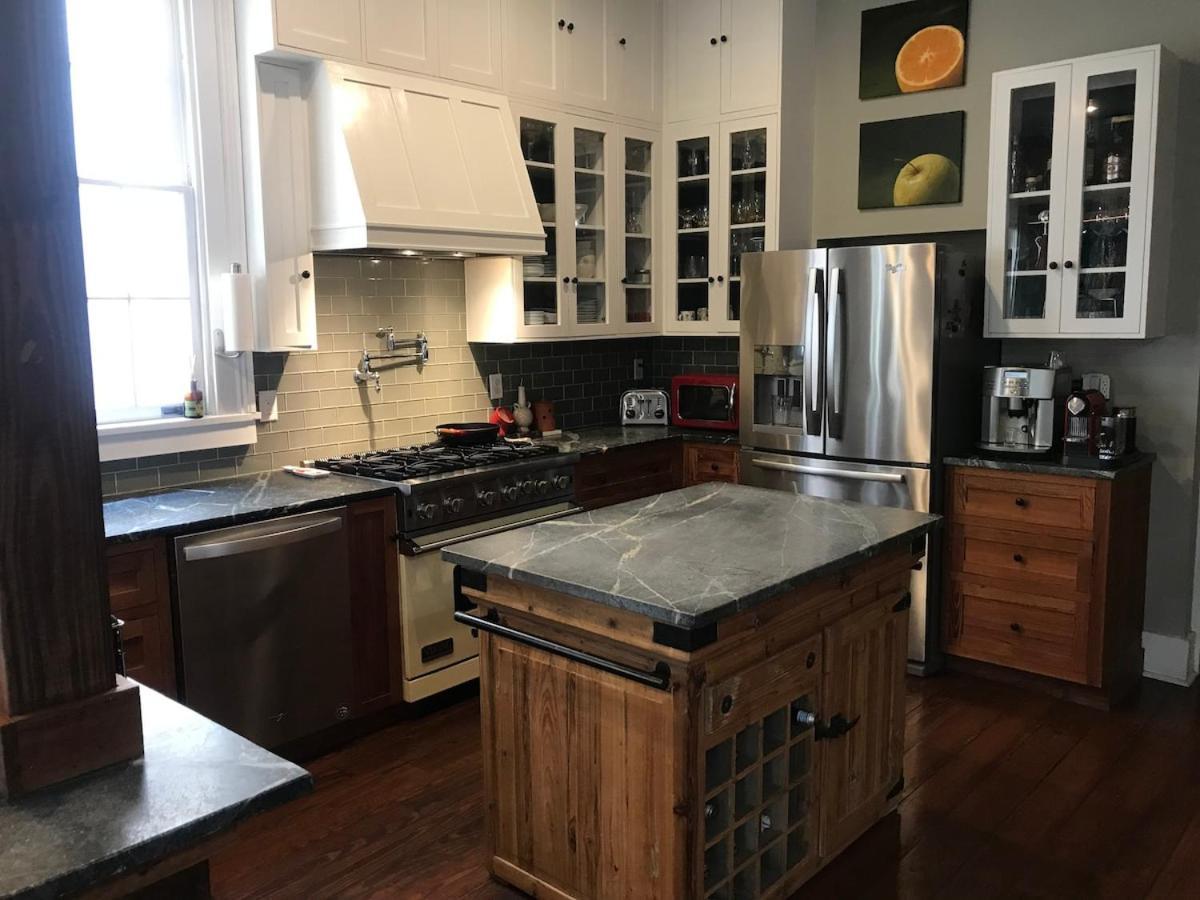 Eclectically Furnished In The Heart Of Nola Holiday home New Orleans