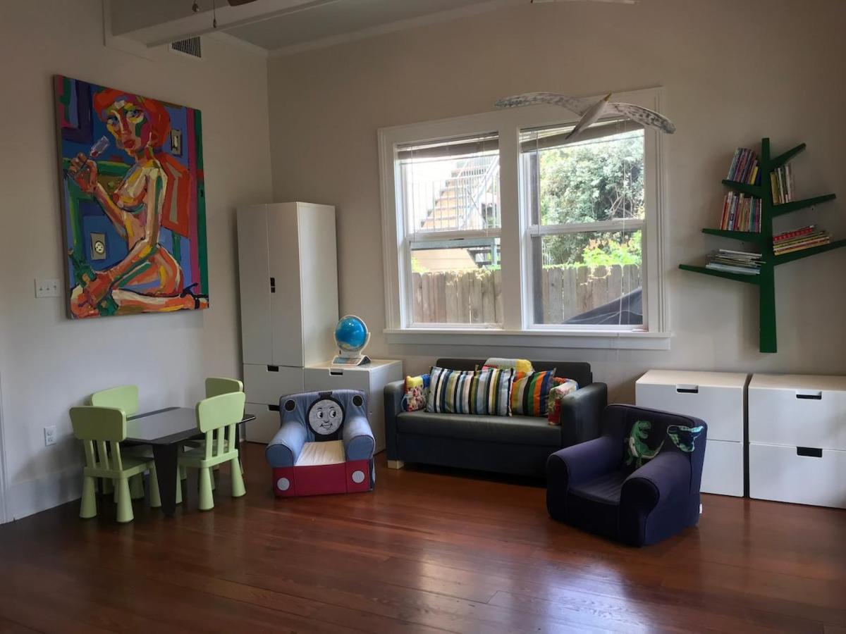 Eclectically Furnished In The Heart Of Nola *