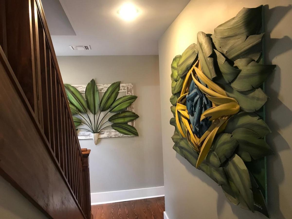 Eclectically Furnished In The Heart Of Nola *