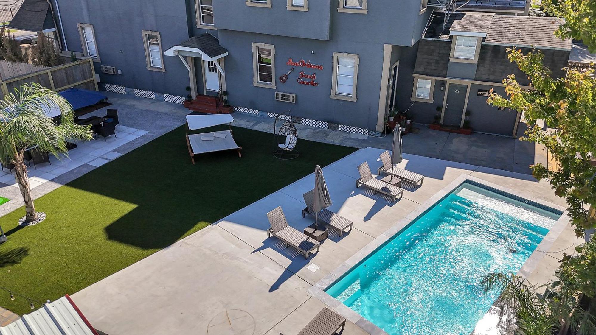 Hotel Spectacular Sleep 20 Near Fq W Pool