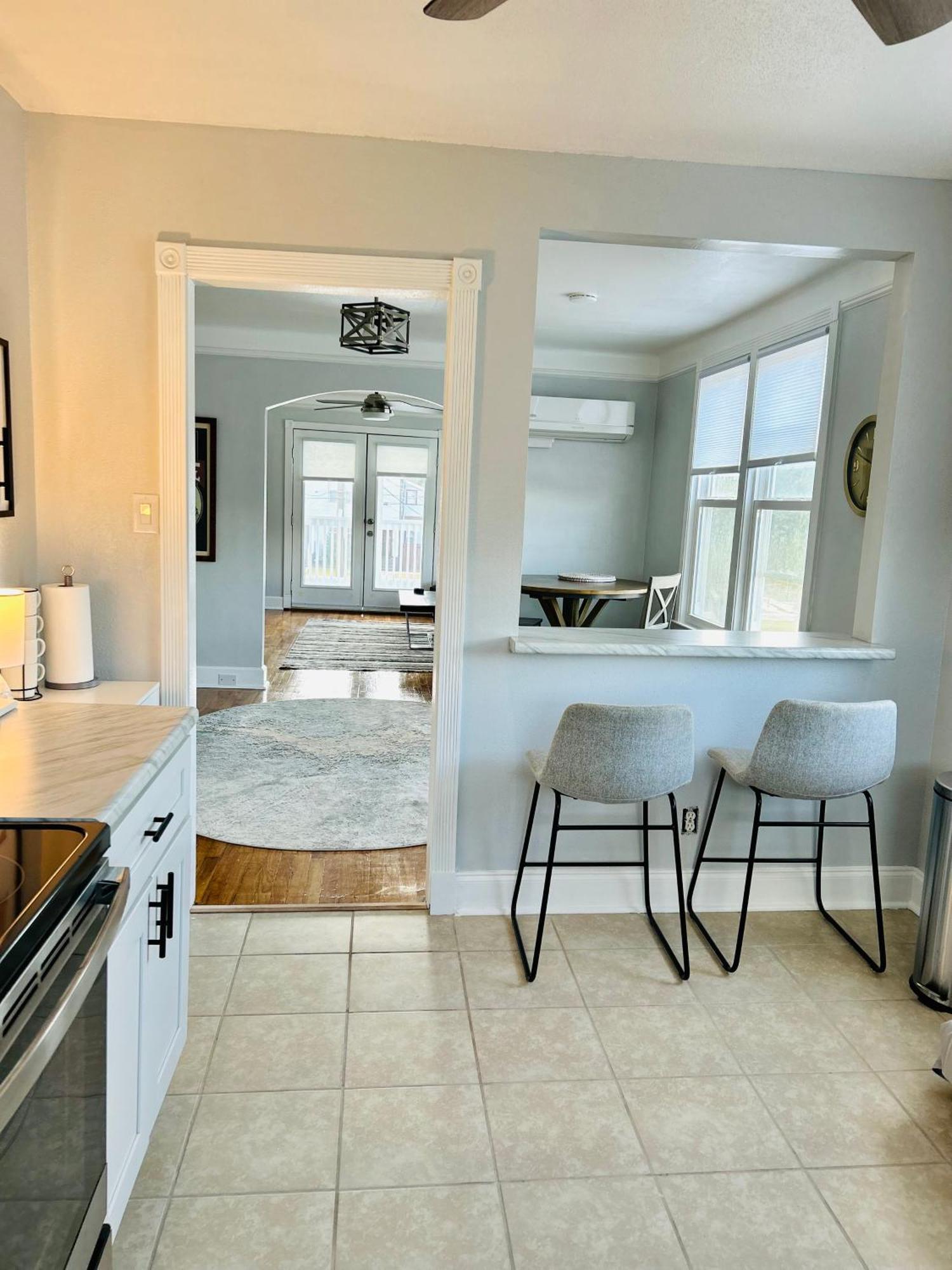 Renovated Charming 2br Close To French Quarter *