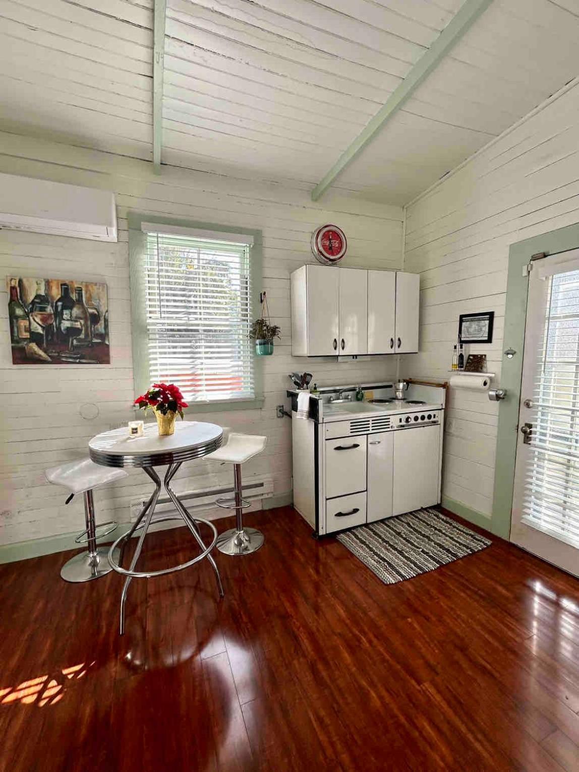 Walk To Jazz Fest From Garden Apartment New Orleans