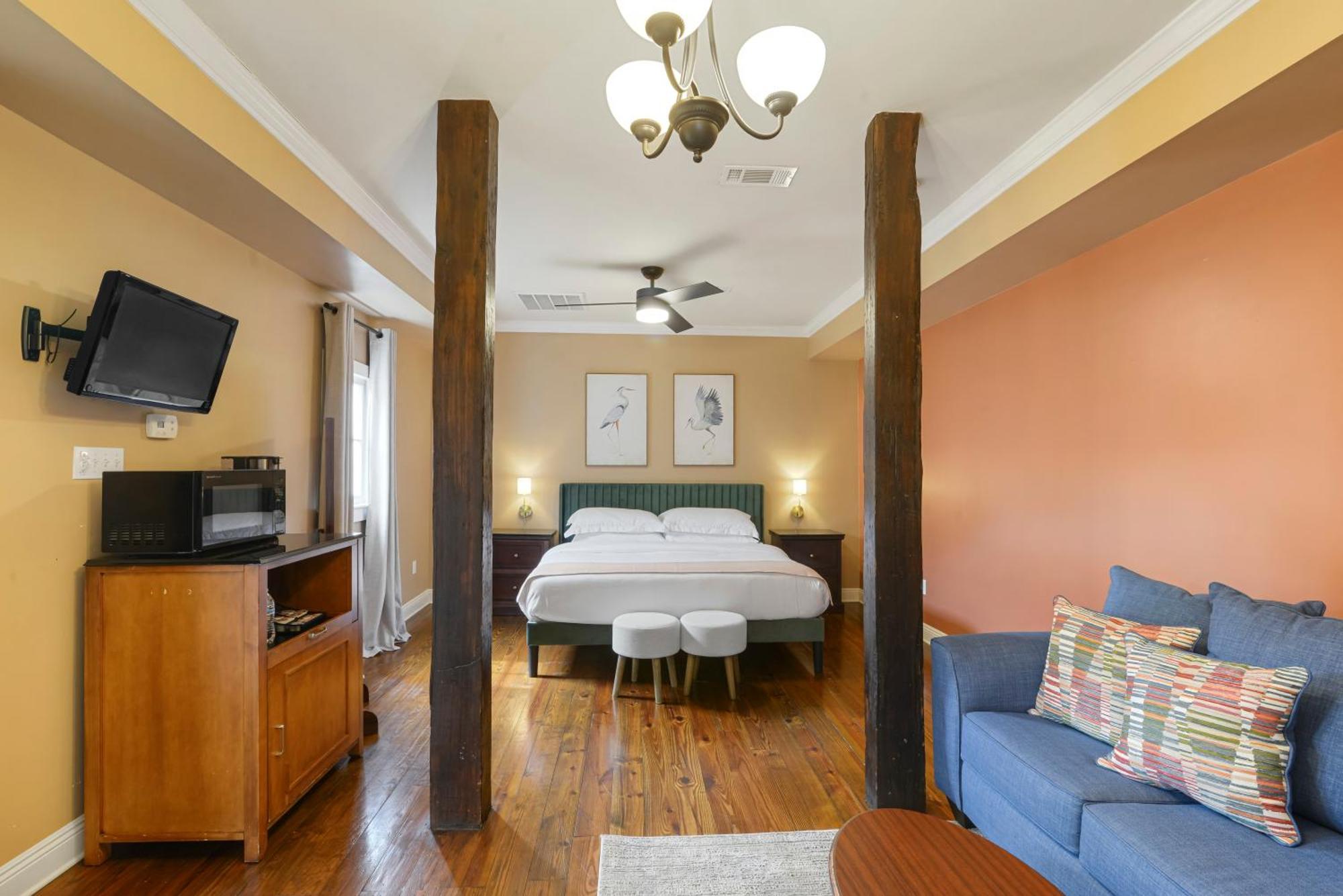 Louis Park Hotel