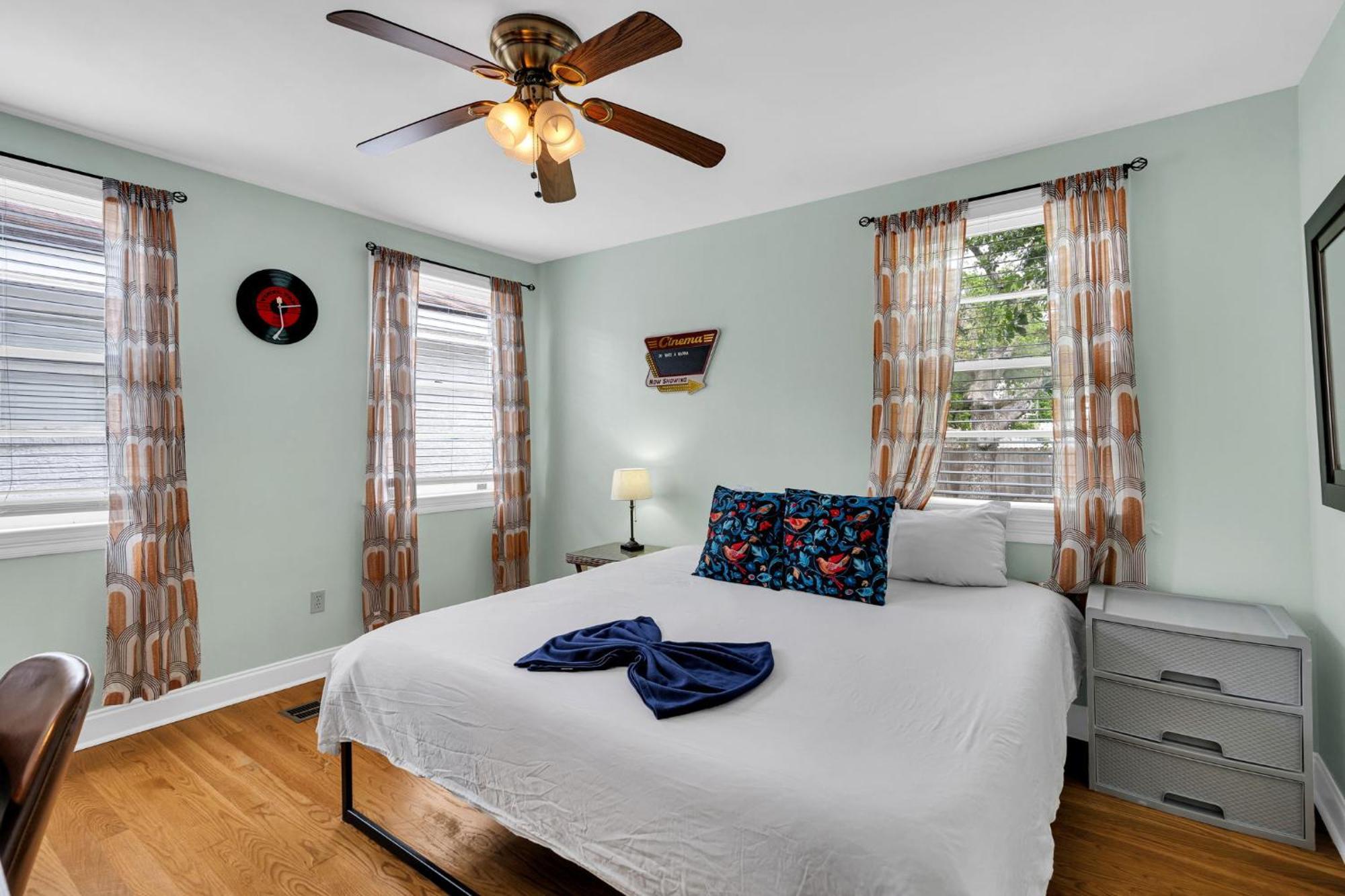 Holiday home Full Unit Off Canal Blvd 4 Miles From French Qtr