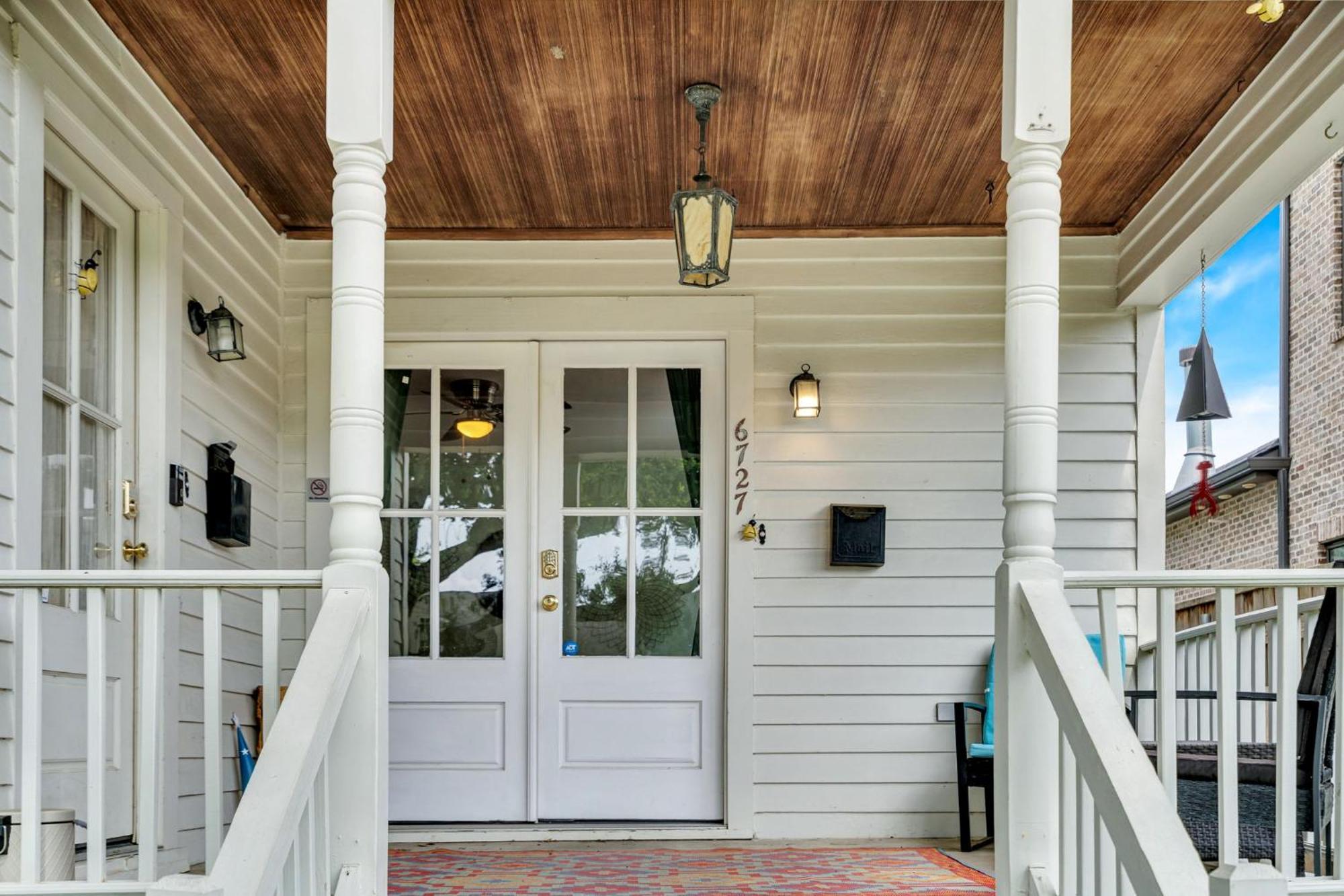 Full Unit Off Canal Blvd 4 Miles From French Qtr Holiday home
