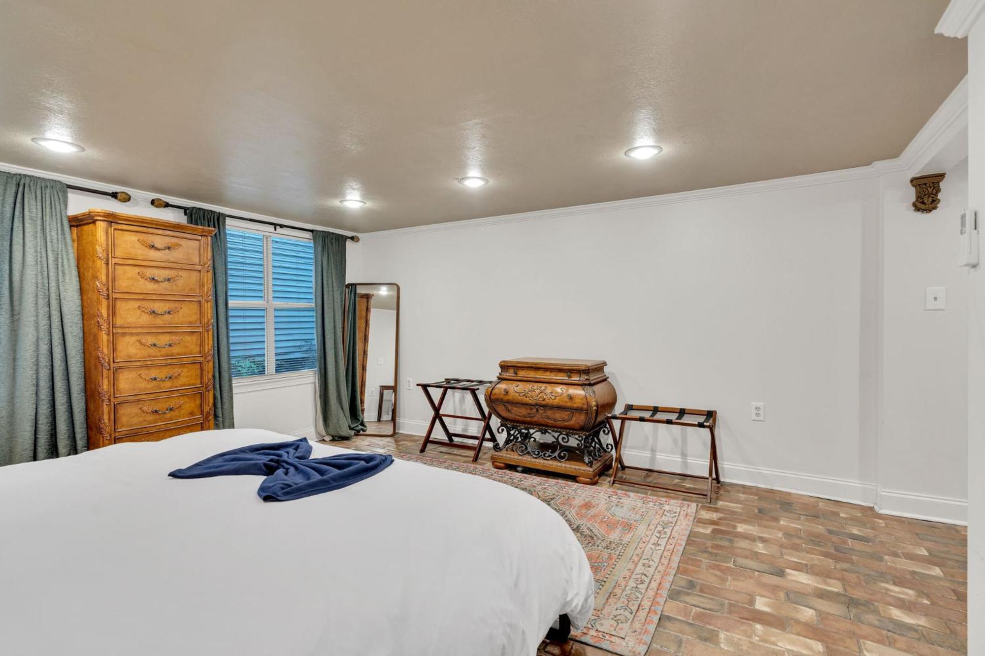 Cozy 3br In Bayou St John Apartment