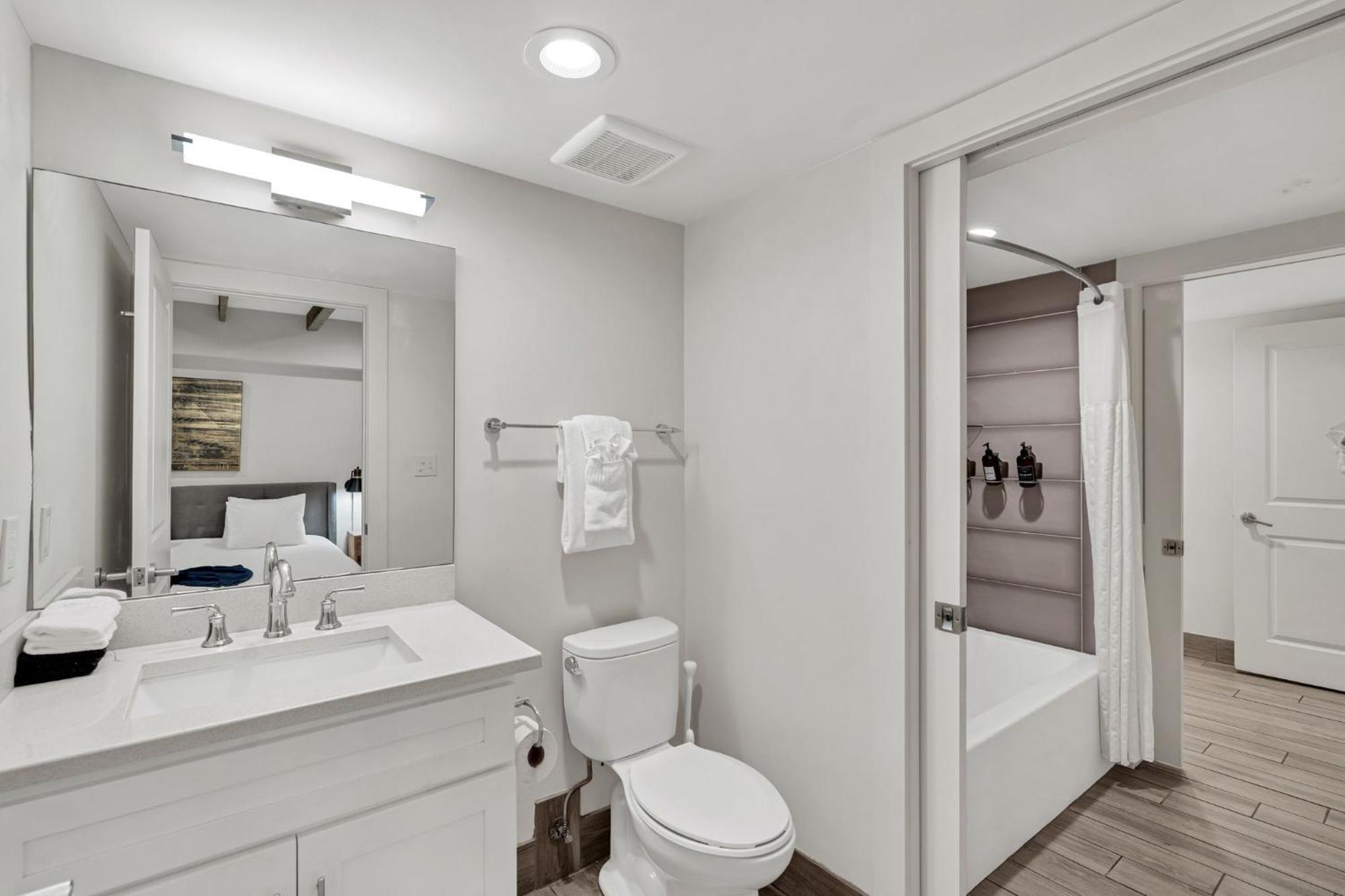 2br In The French Quarter & Steps To Frenchmen Hotel