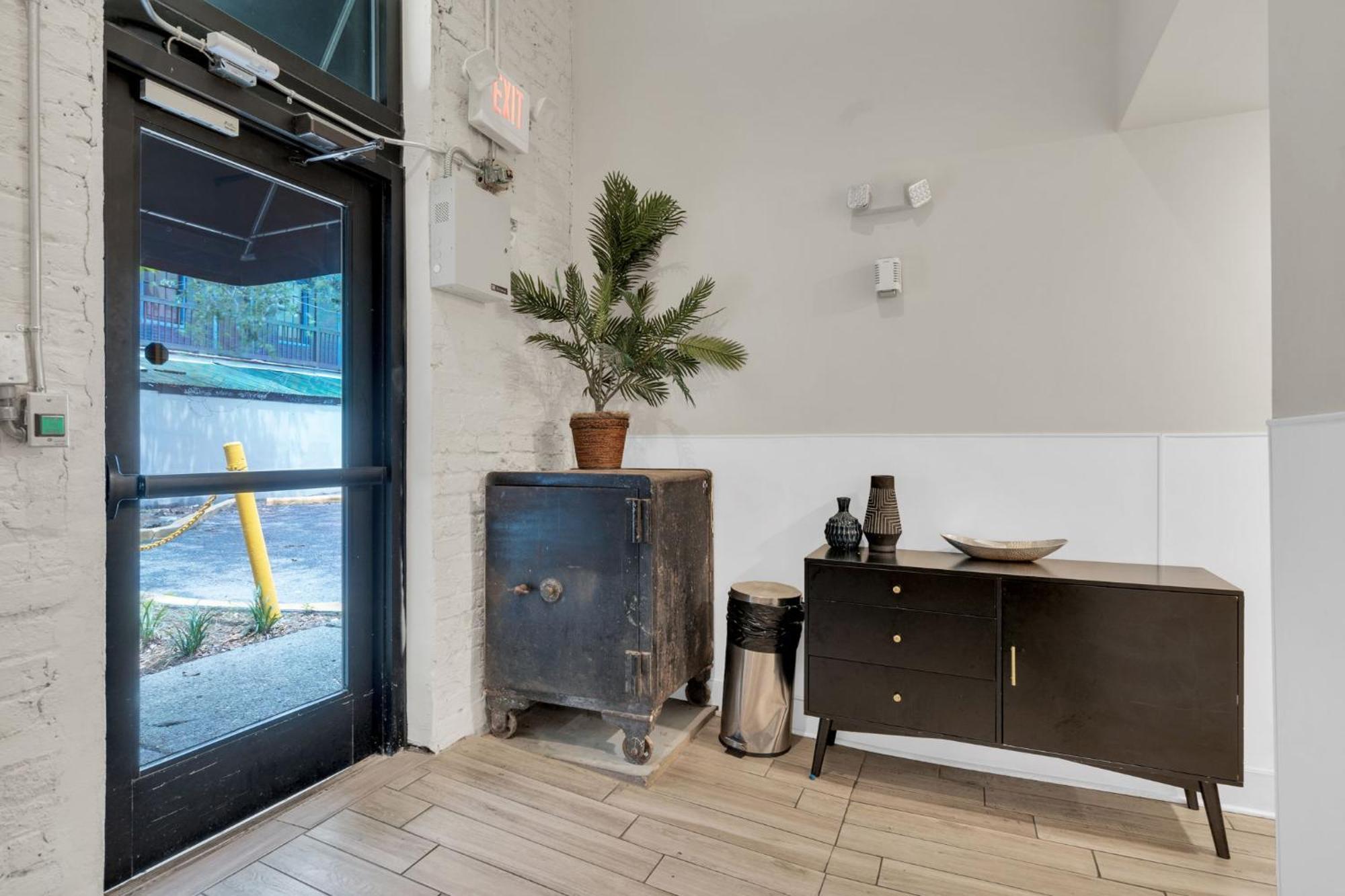 2 Bedroom Loft In The French Quarter Hotel *
