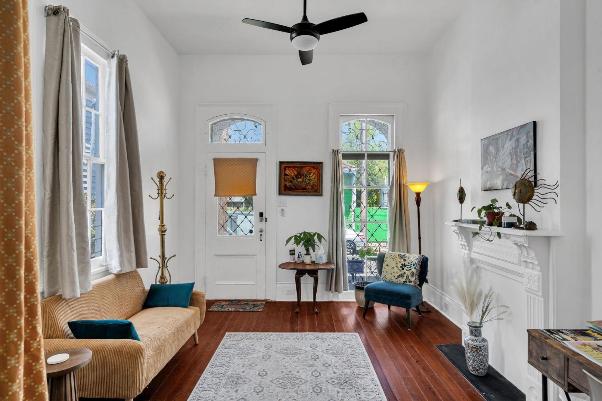 Classic Bywater Shotgun Great Location In