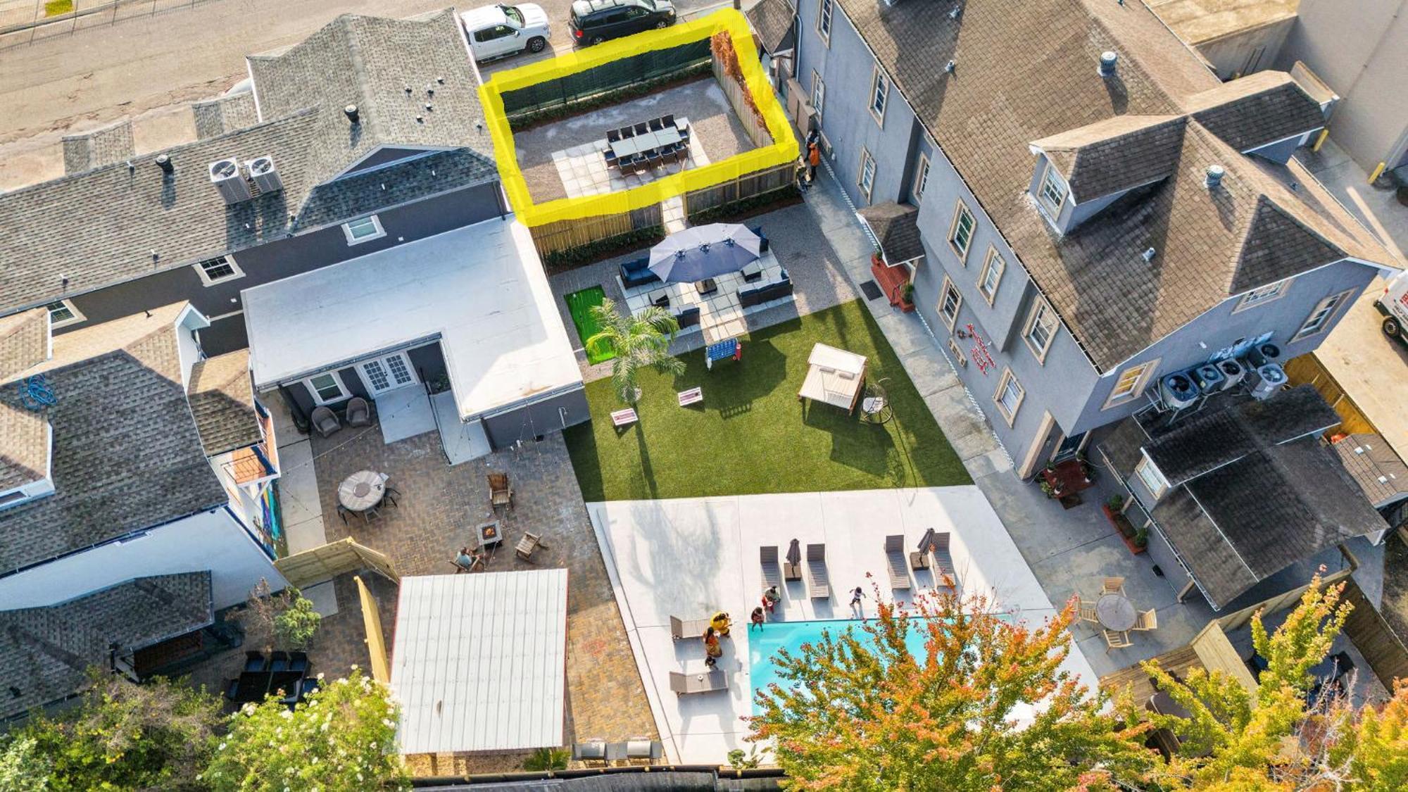 Hotel Sleeps 24-spacious Near Fq W Pool *