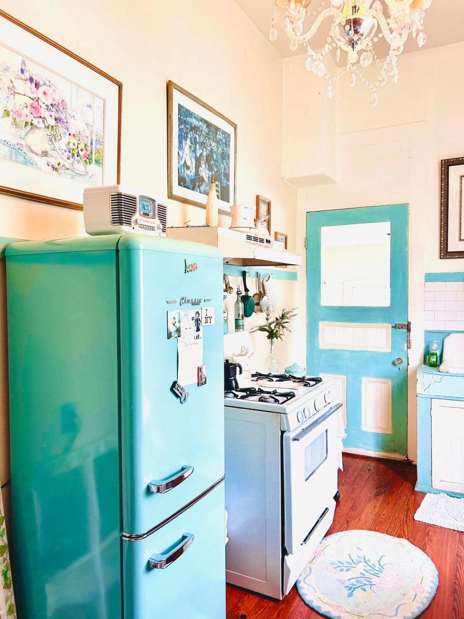 3br Parisian Penthouse Sleeps 5 W Balcony On Streetcar!! Apartment *