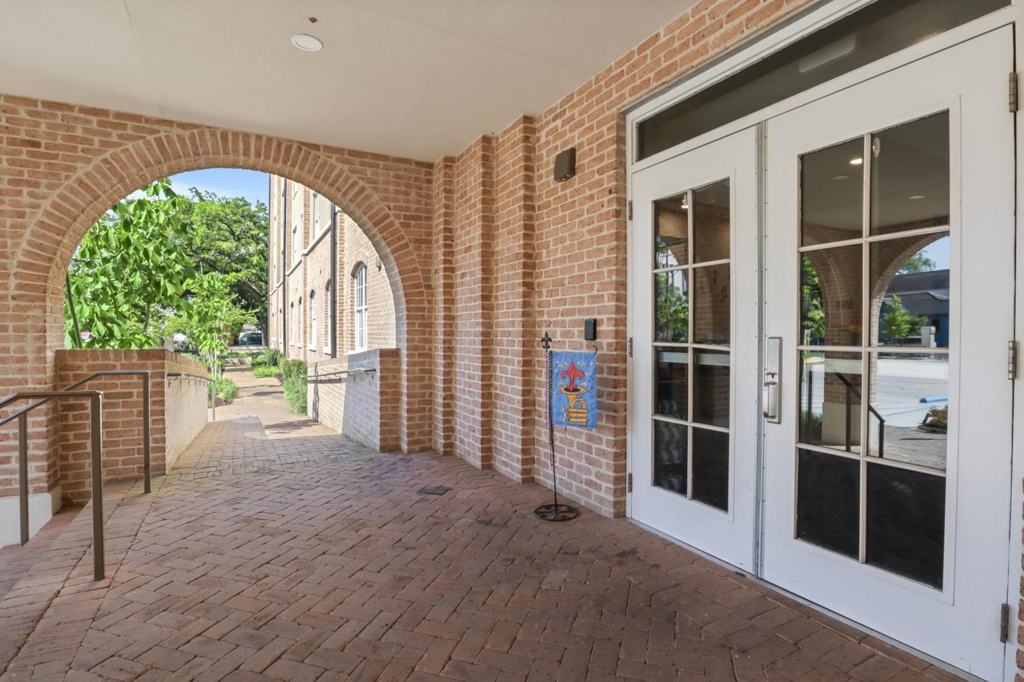Bywater Aparthotel