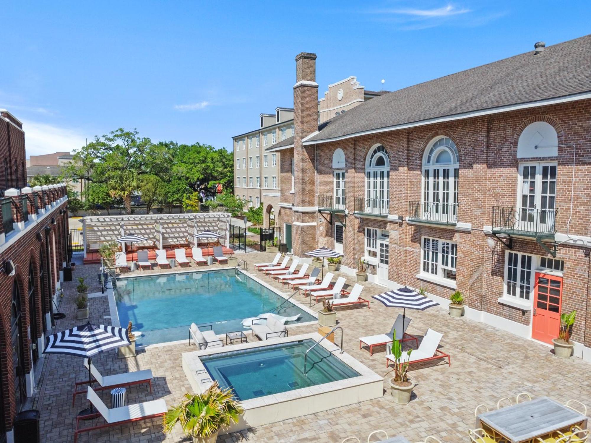 Bywater Aparthotel 3*