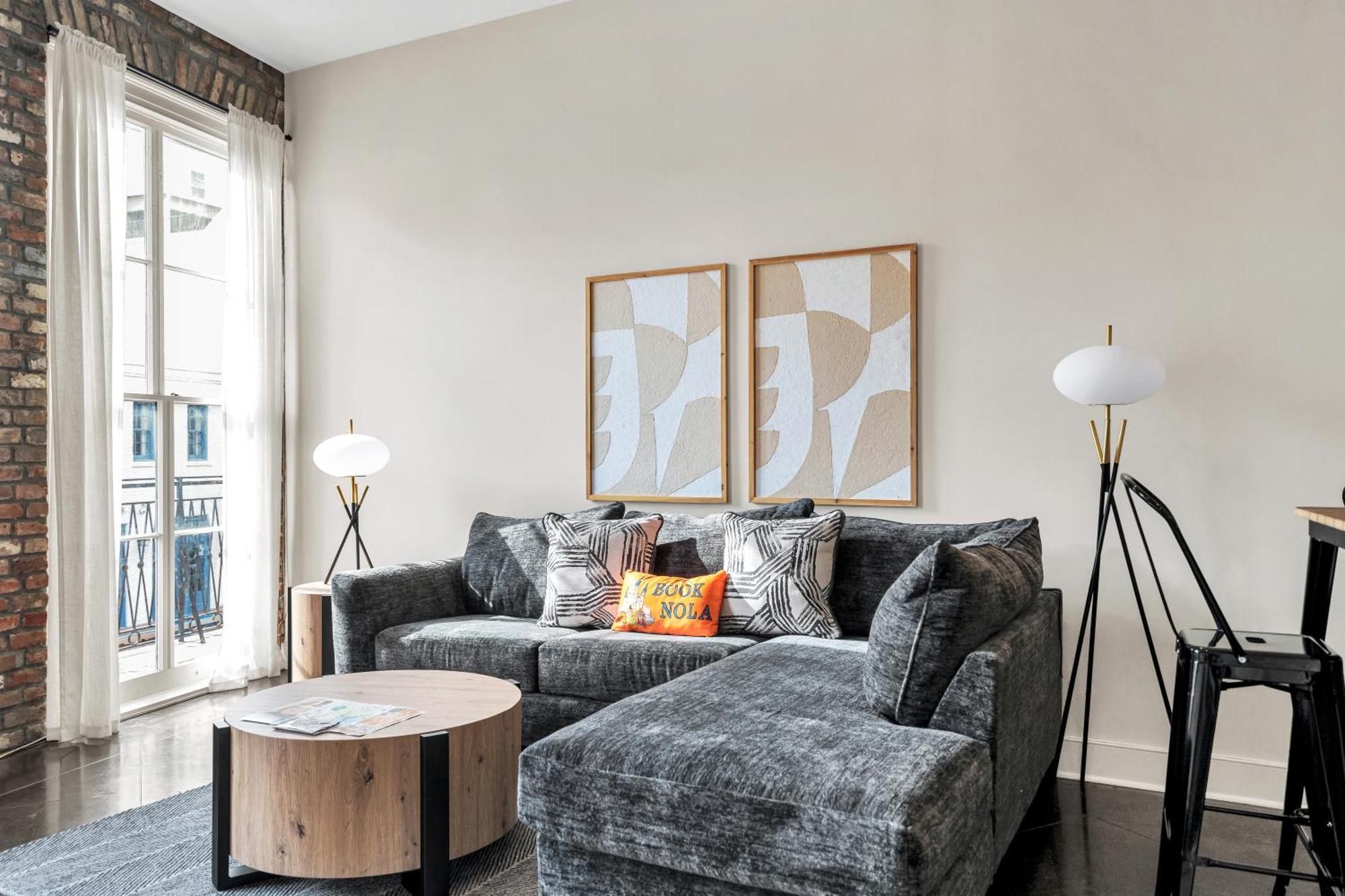 Apartment Warehouse District 1br W Parking Near Fq New Orleans