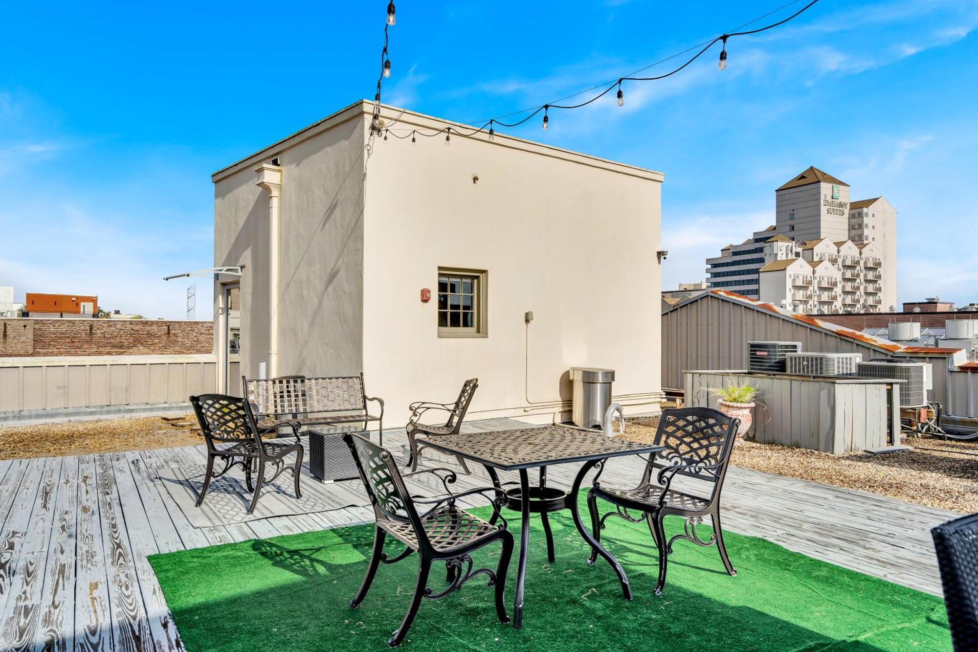 Warehouse District 1br W Parking Near Fq *