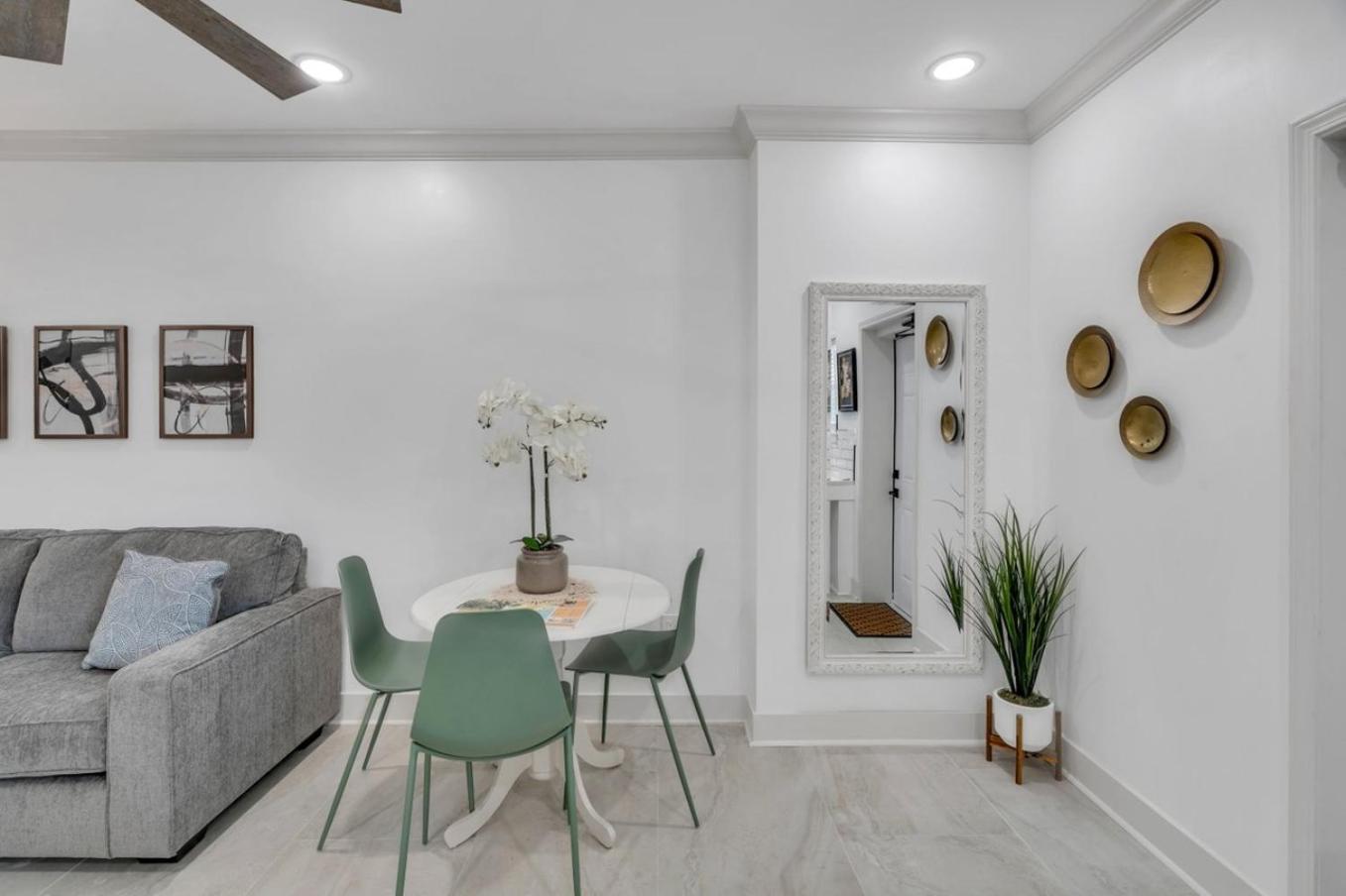 Sleeps 24-spacious Near Fq W Pool New Orleans