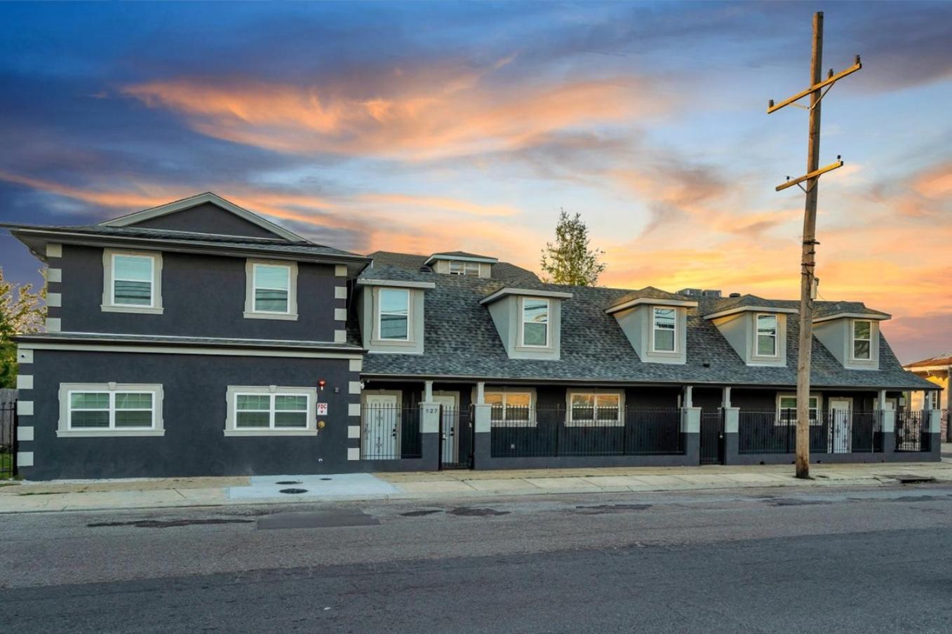 Hotel Sleeps 24-spacious Near Fq W Pool New Orleans