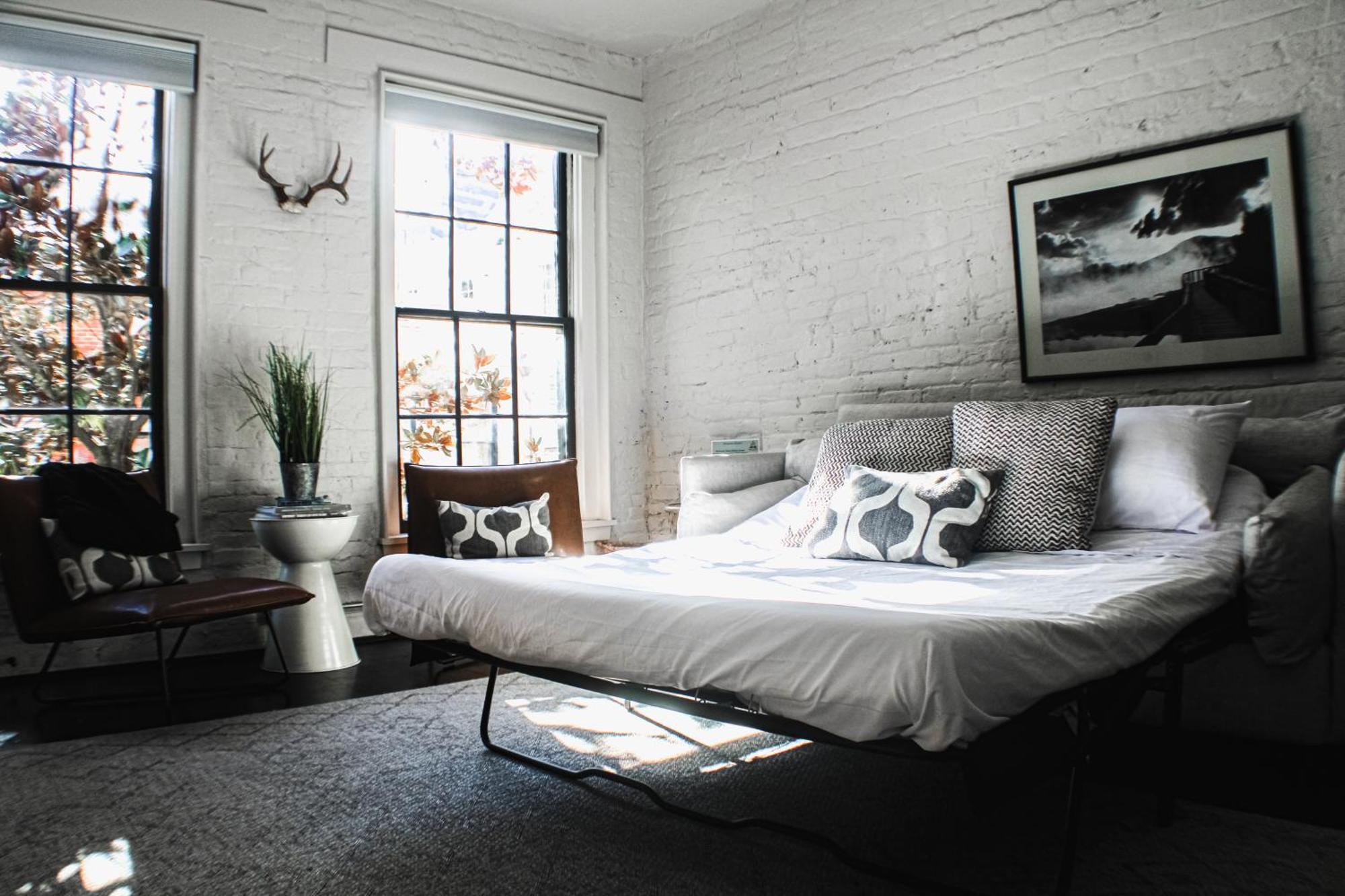 Downtown Nola 4br Sazerac Hotel *