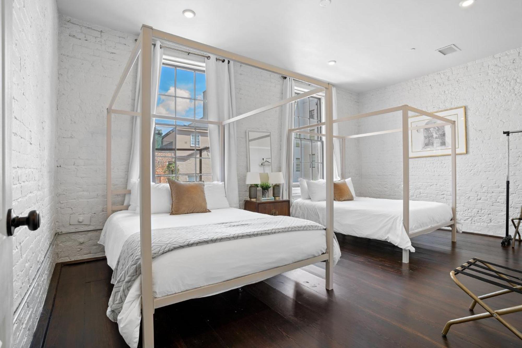Downtown Nola 4br Sazerac Hotel