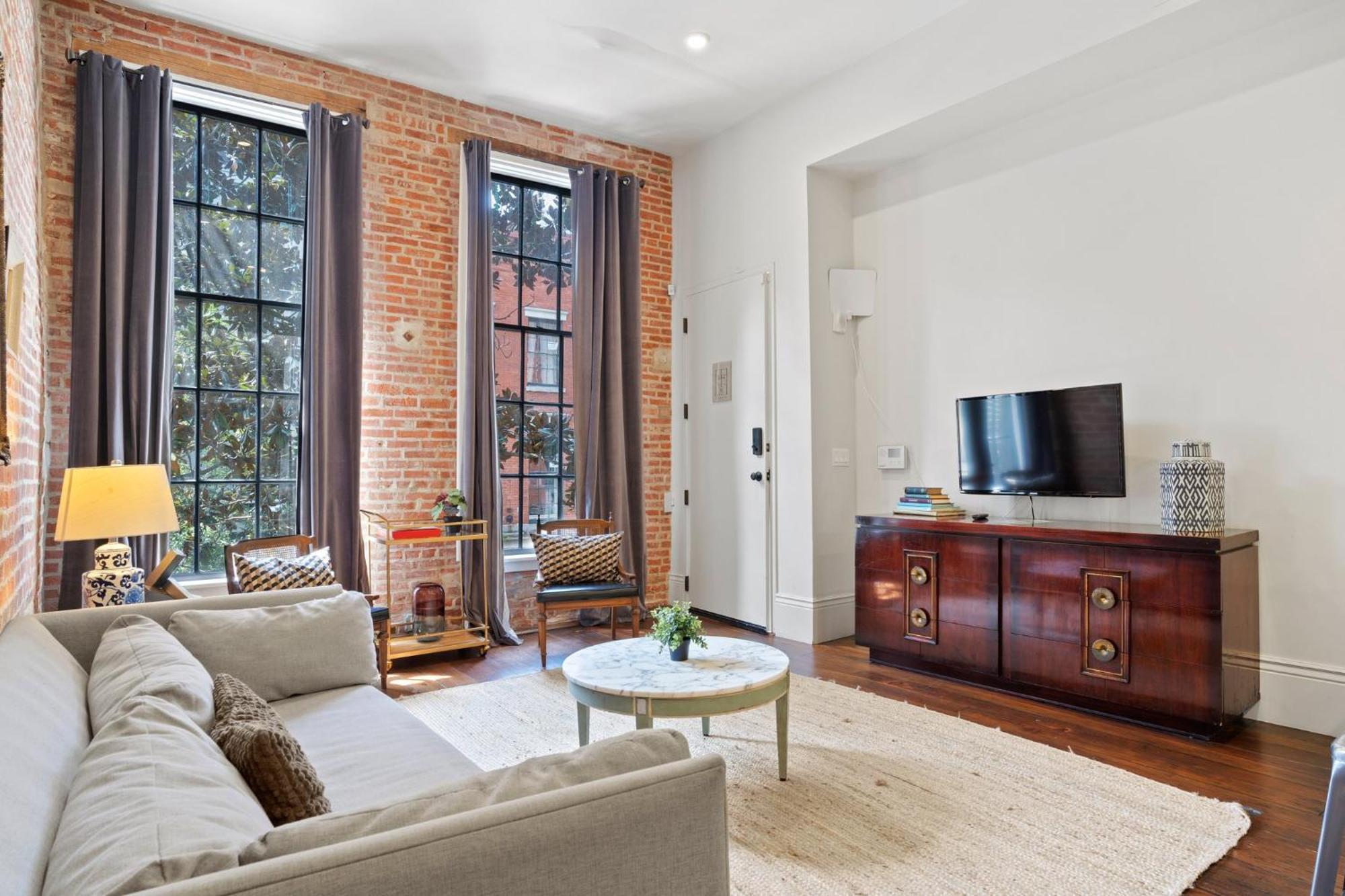 Hotel 4-br Near Bourbon St New Orleans