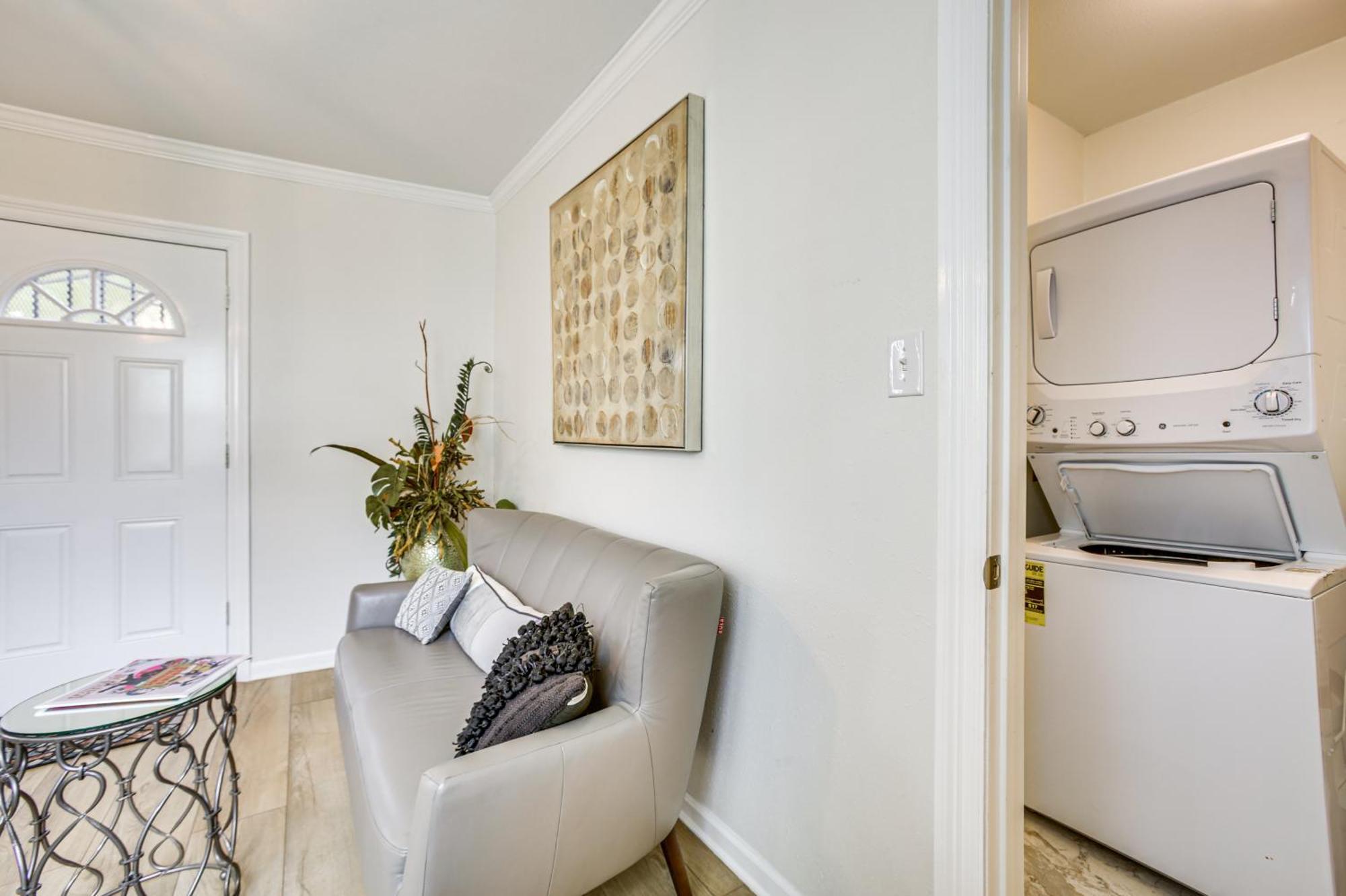 Walk To St Charles Ave Renovated With Patio! *