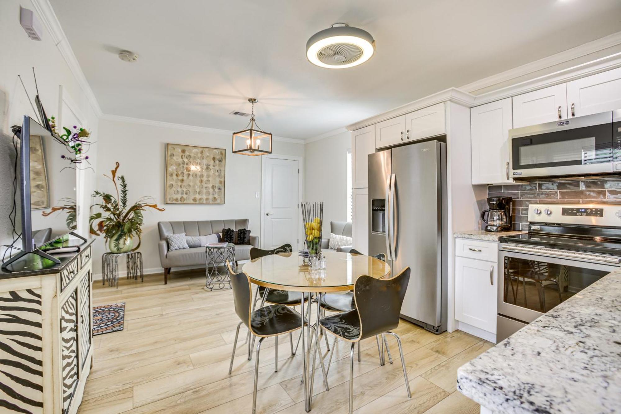 Walk To St Charles Ave Renovated With Patio!